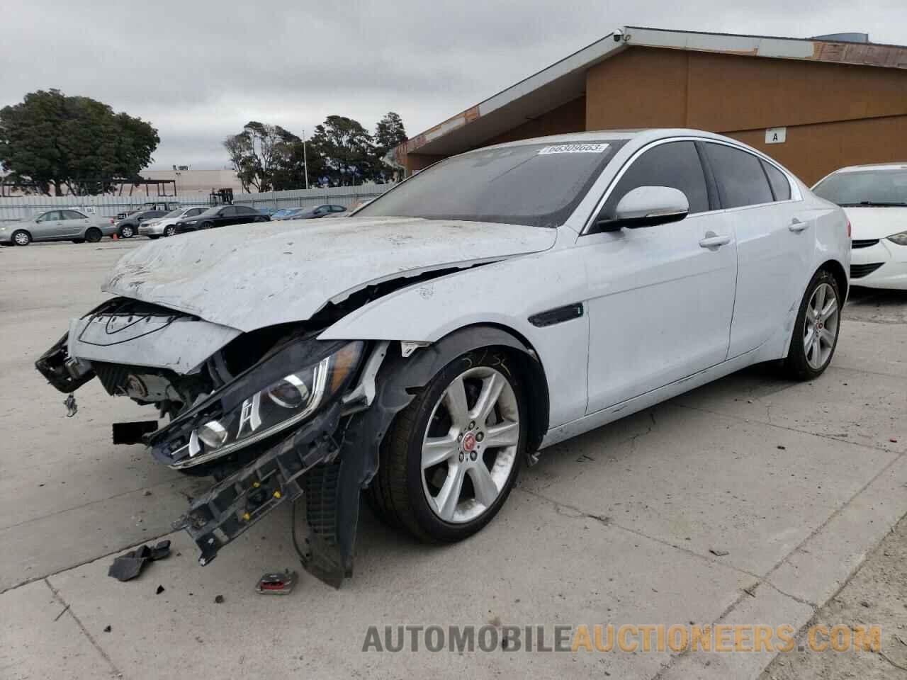 SAJAE4BG8HA948144 JAGUAR XE 2017