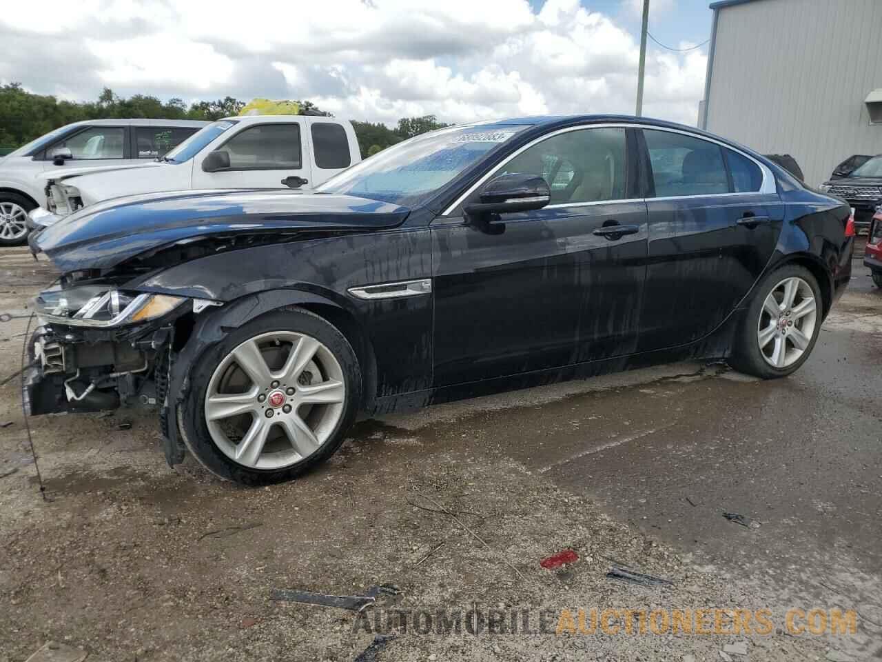 SAJAE4BG8HA954977 JAGUAR XE 2017