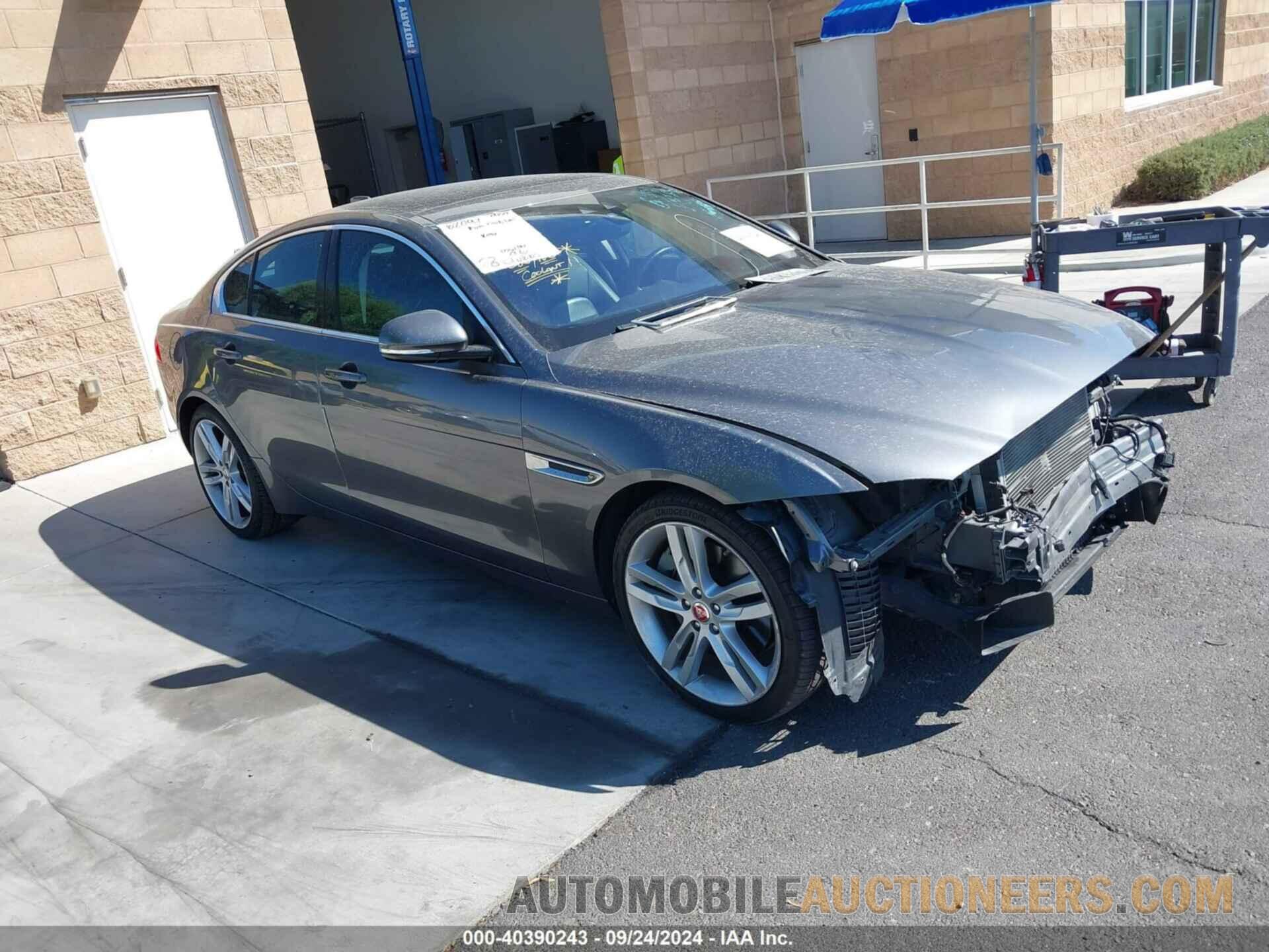 SAJAE4BV2HA958196 JAGUAR XE 2017