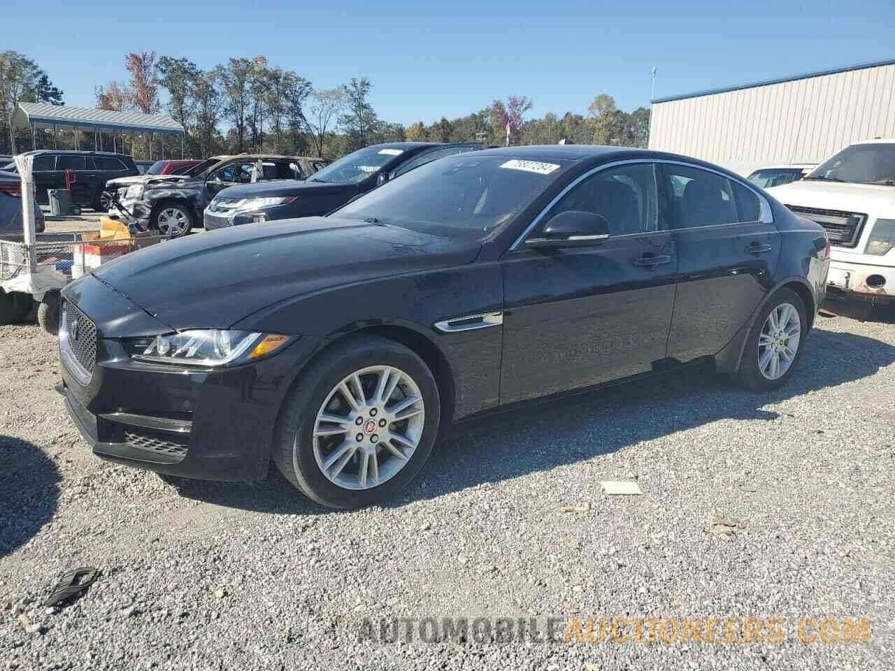 SAJAJ4BNXHCP11556 JAGUAR XE 2017