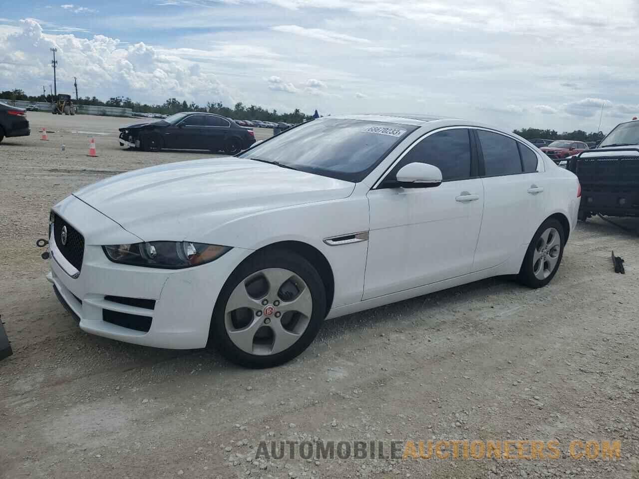 SAJAR4BG2HA964229 JAGUAR XE 2017