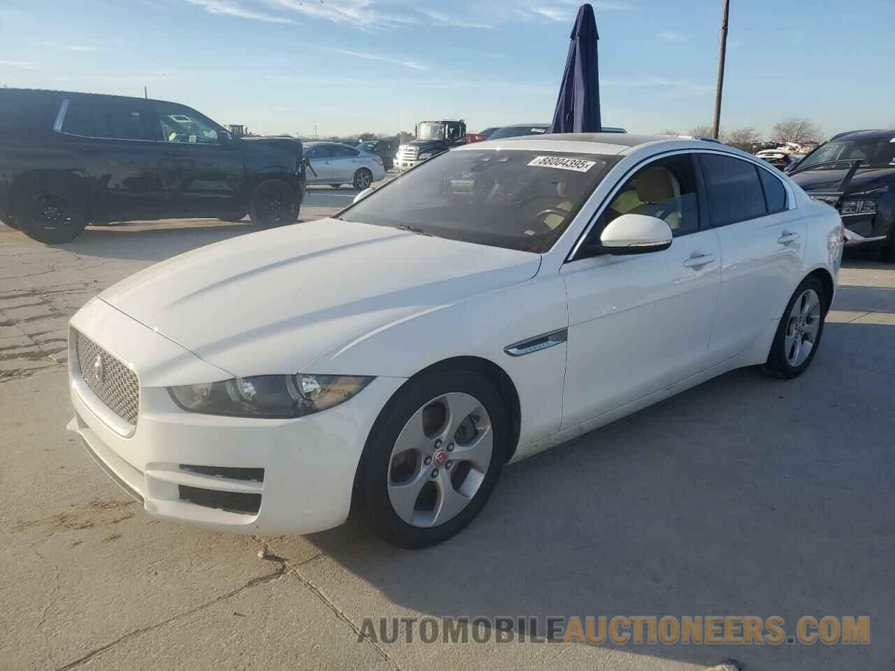 SAJAR4FX6JCP24055 JAGUAR XE 2018