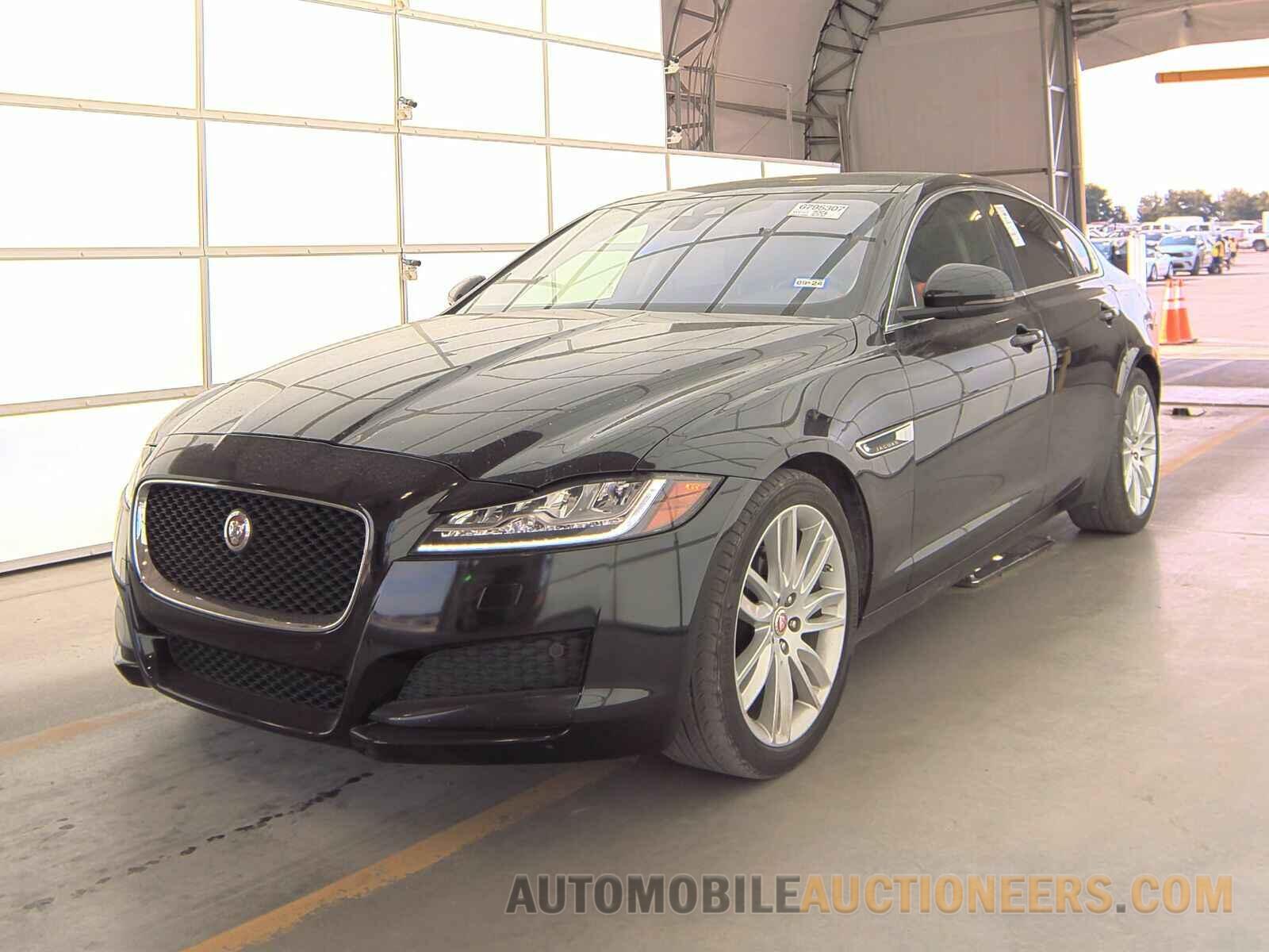 SAJBD4BN8HCY42674 Jaguar XF 2017