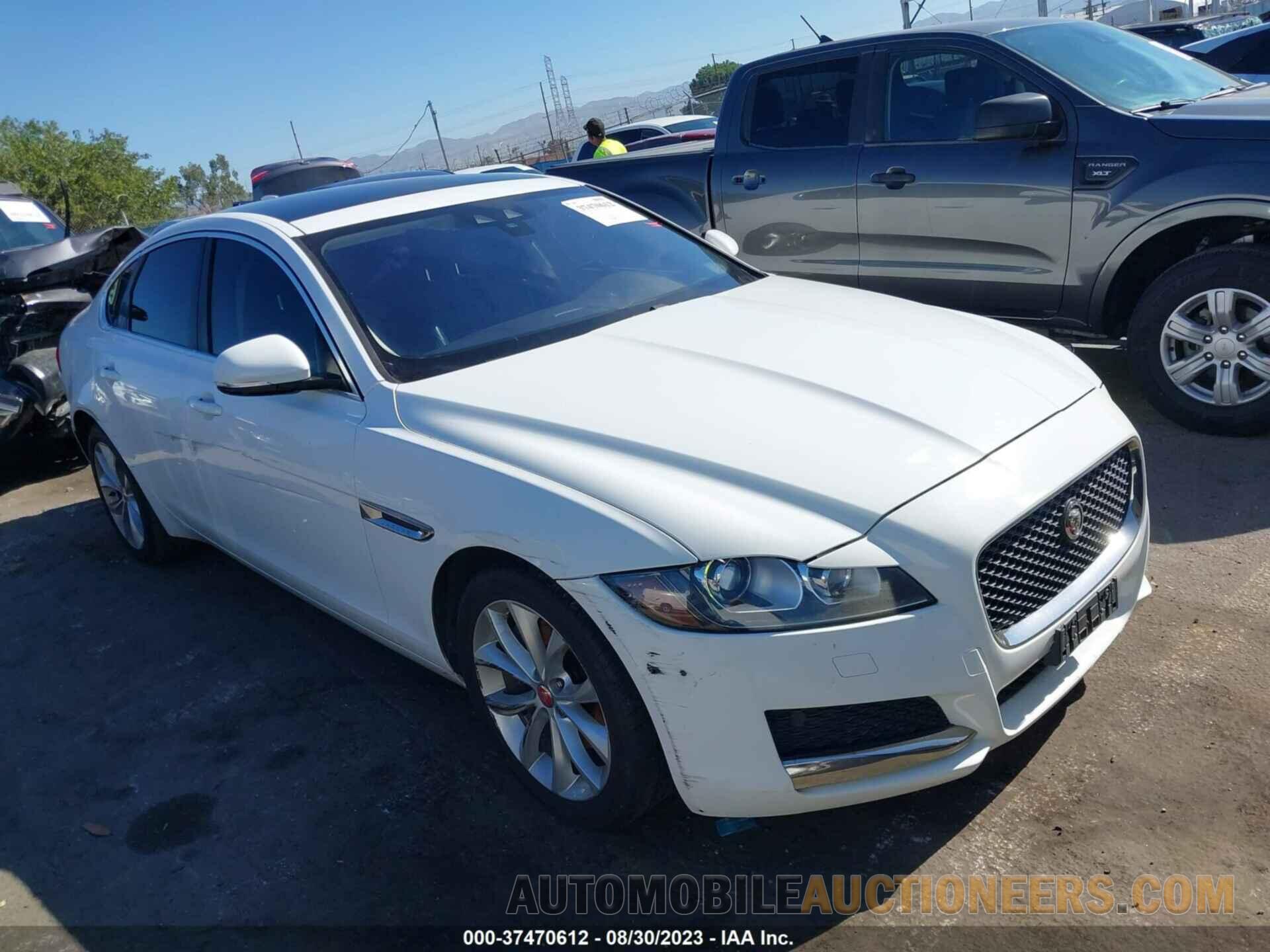 SAJBD4BNXHCY45074 JAGUAR XF 2017