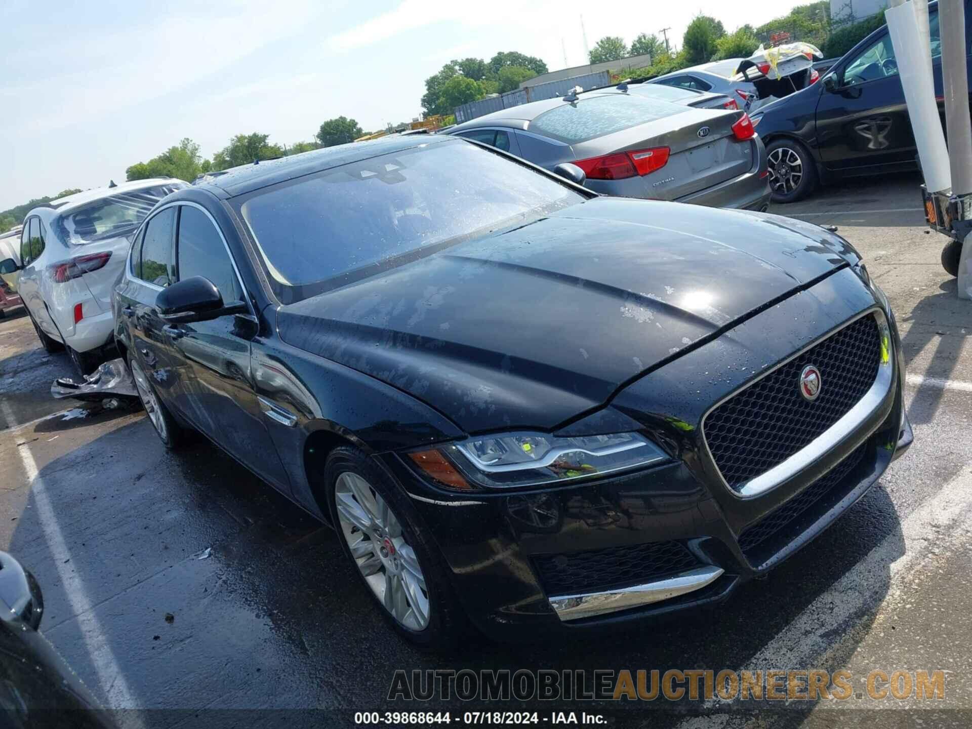 SAJBD4BV0HCY32852 JAGUAR XF 2017