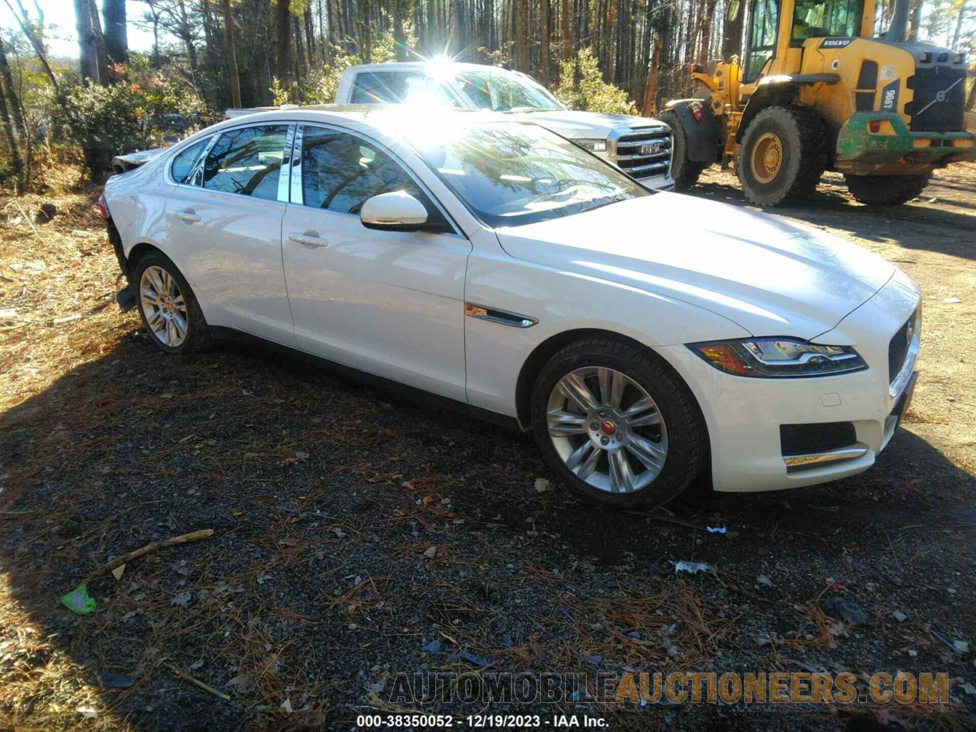 SAJBD4BV0HCY34486 JAGUAR XF 2017