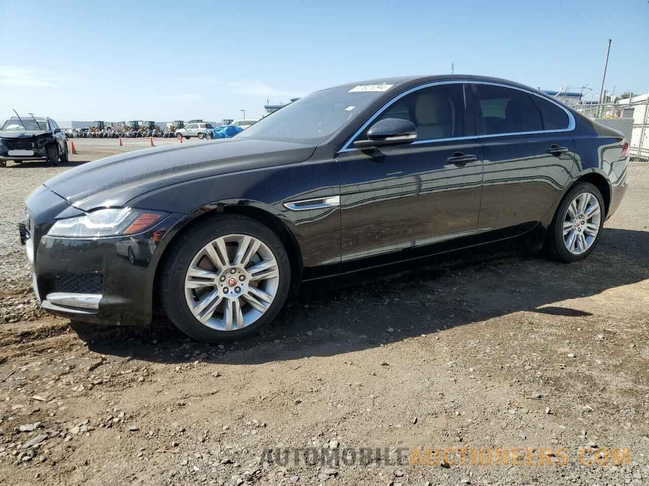 SAJBD4BV0HCY43592 JAGUAR XF 2017