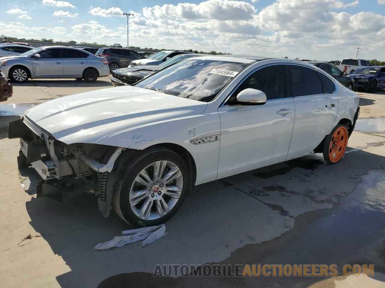 SAJBD4BV1HCY27126 JAGUAR XF 2017