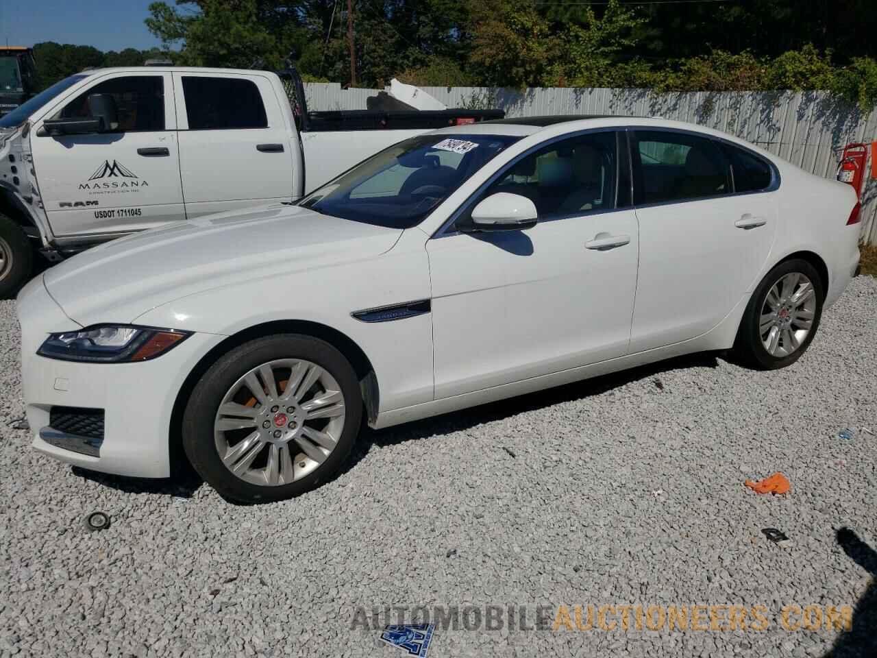 SAJBD4BV1HCY29667 JAGUAR XF 2017