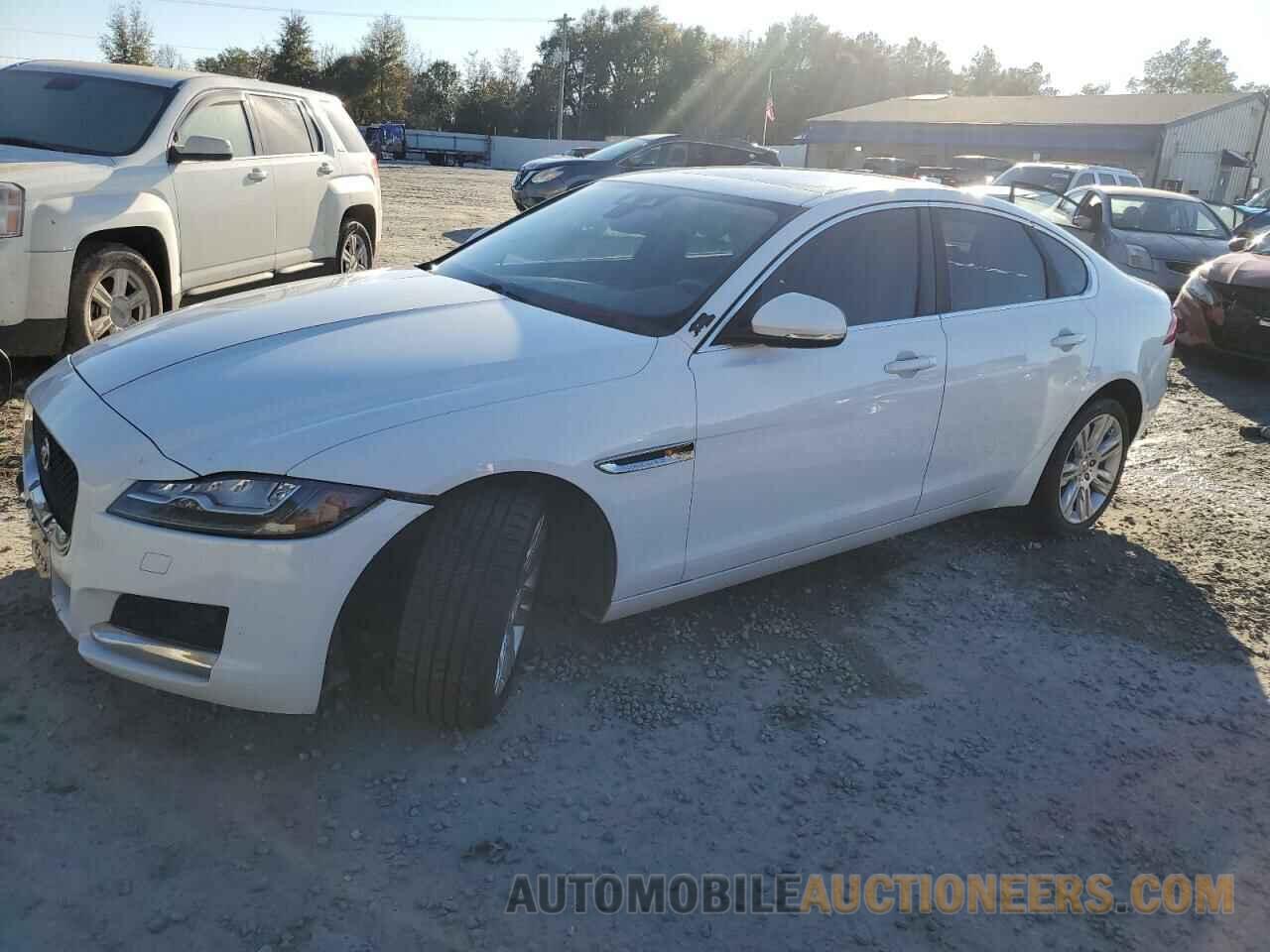 SAJBD4BV2HCY34165 JAGUAR XF 2017