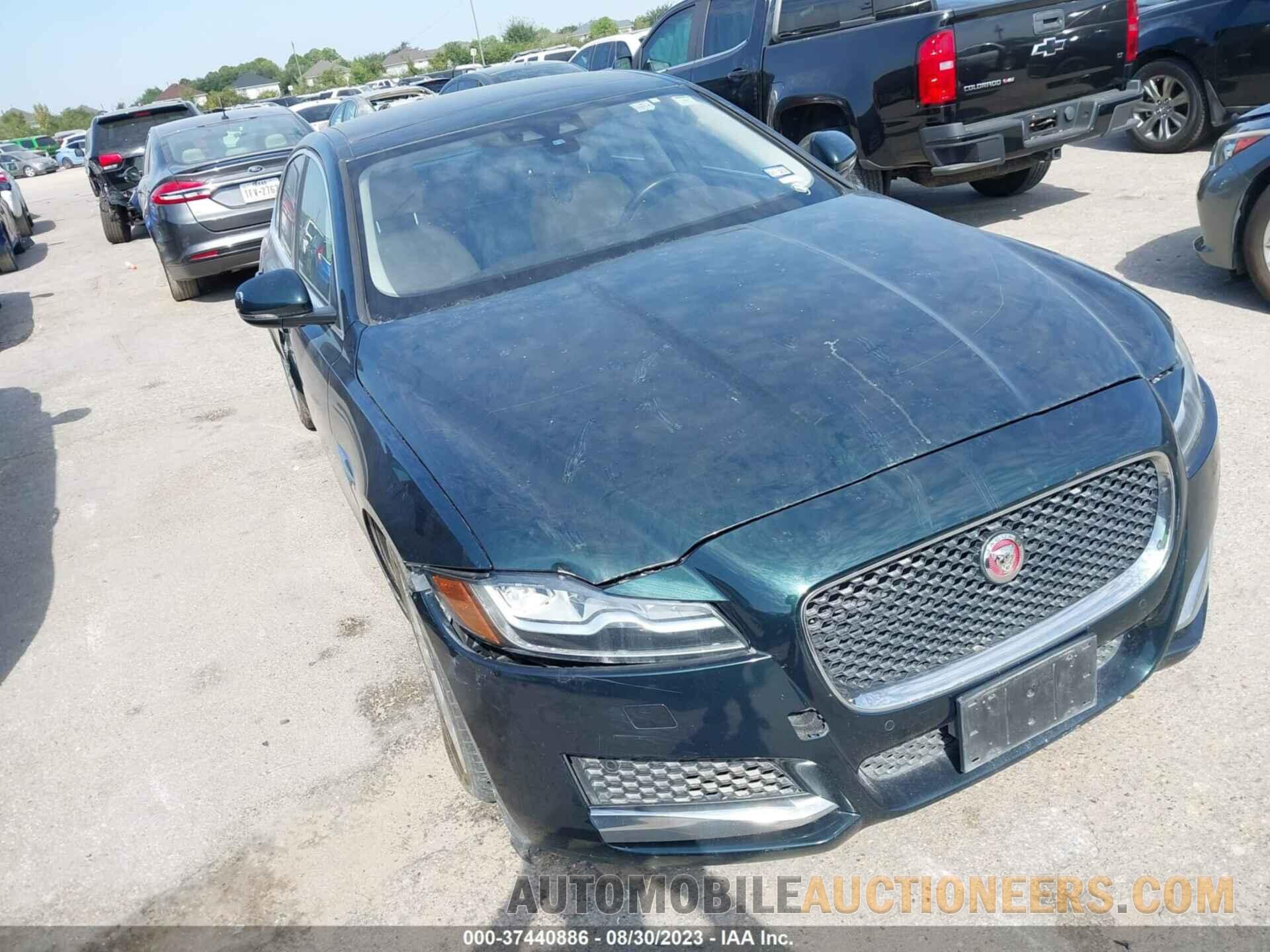 SAJBD4BV4HCY27136 JAGUAR XF 2017