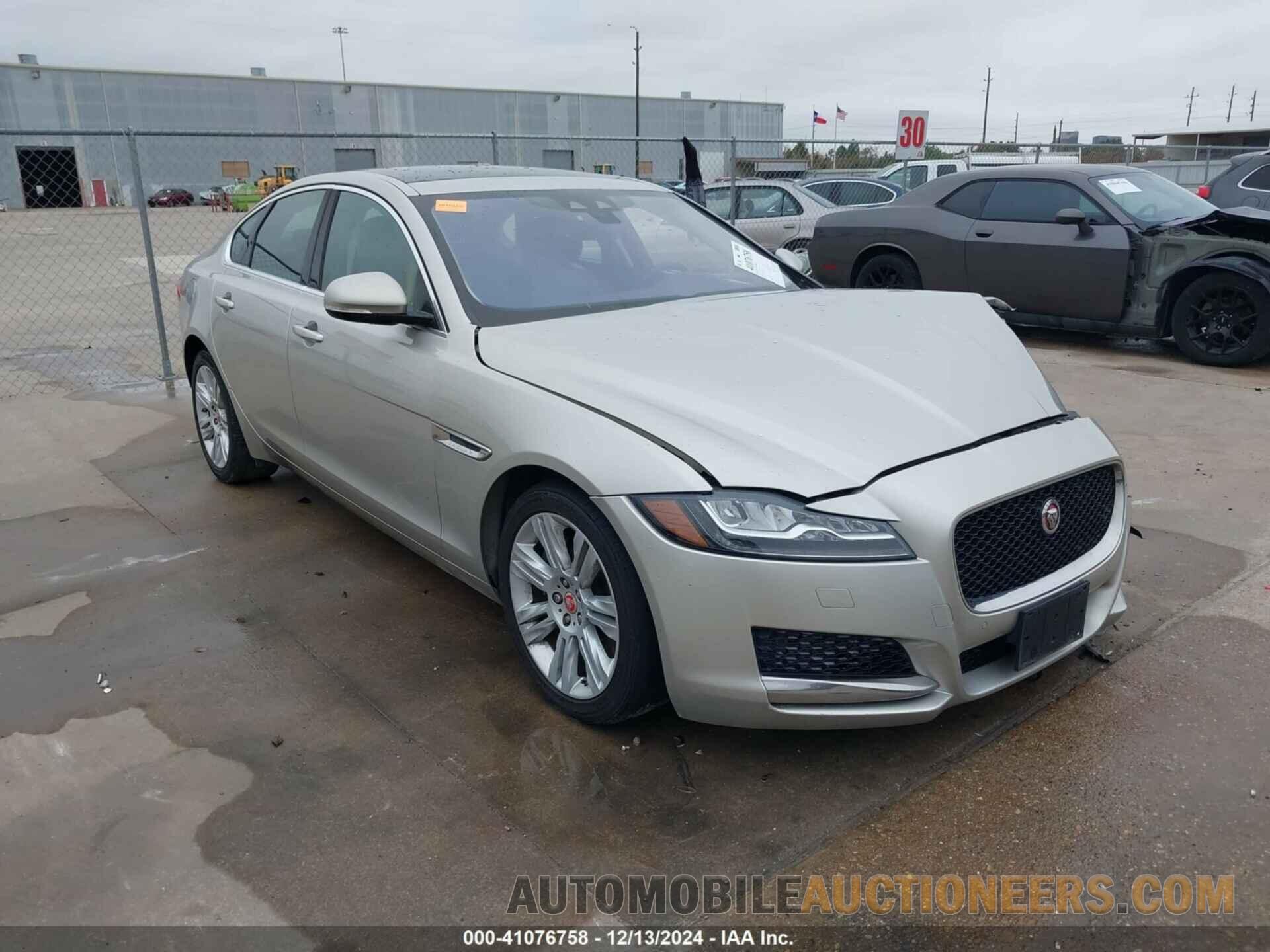 SAJBD4BV4HCY27802 JAGUAR XF 2017