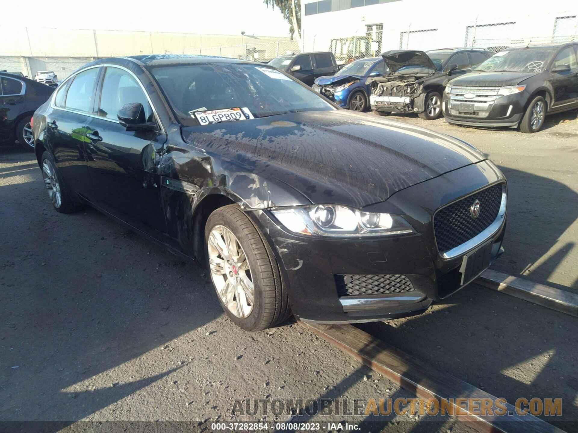 SAJBD4BV4HCY39819 JAGUAR XF 2017