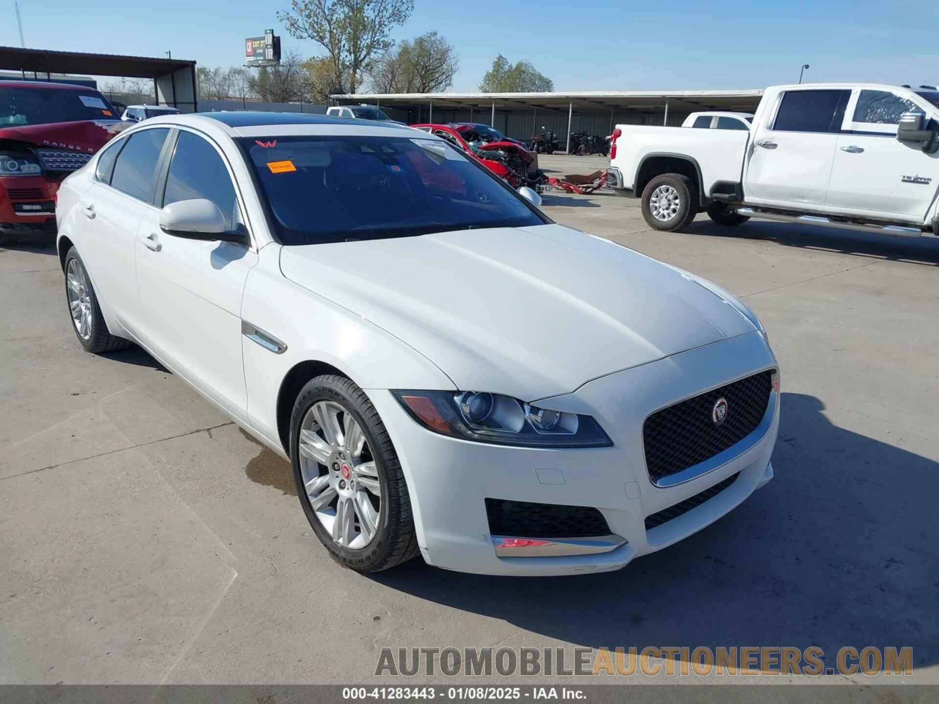 SAJBD4BV4HCY47645 JAGUAR XF 2017