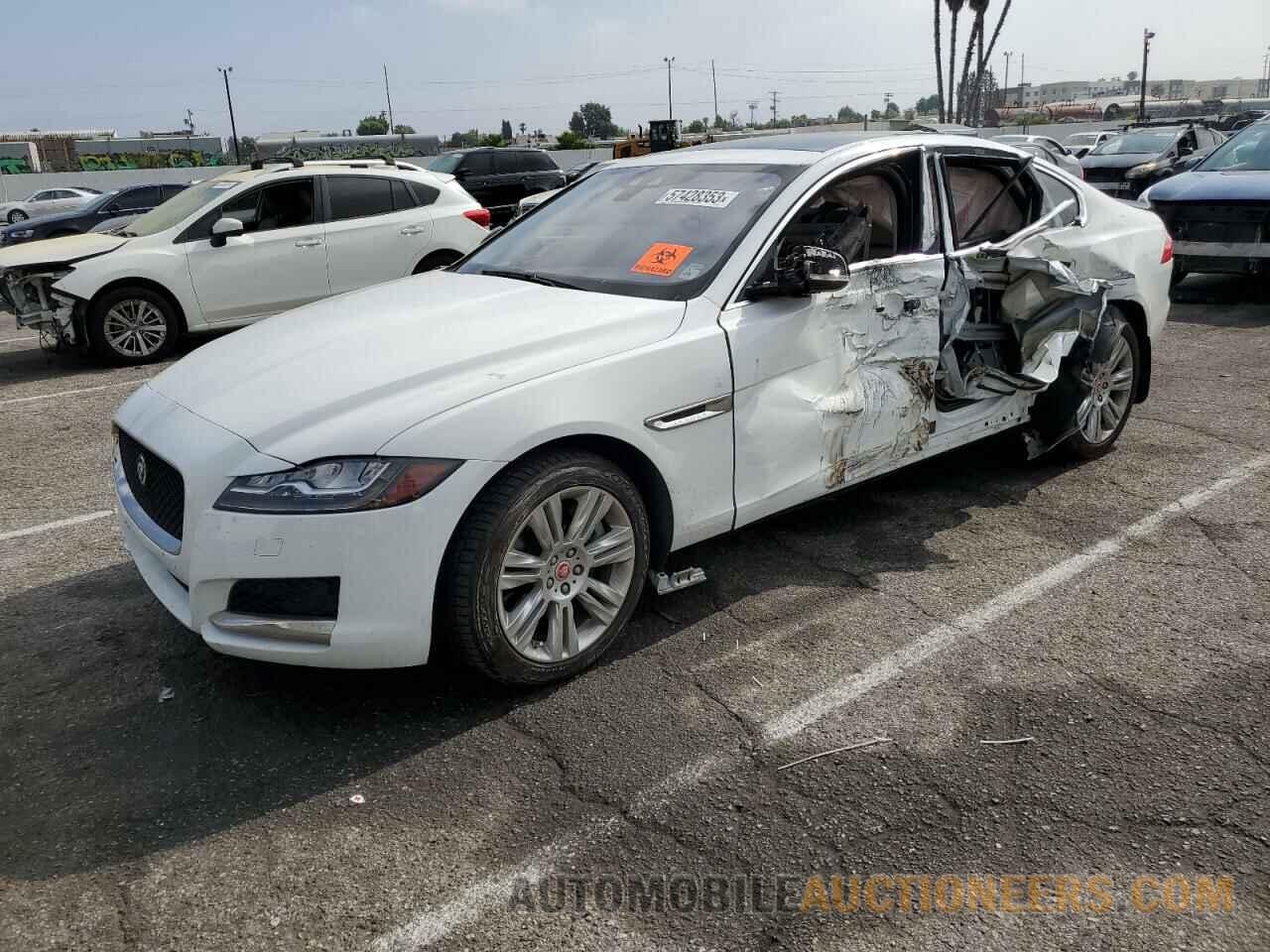 SAJBD4BV4HCY48231 JAGUAR XF 2017