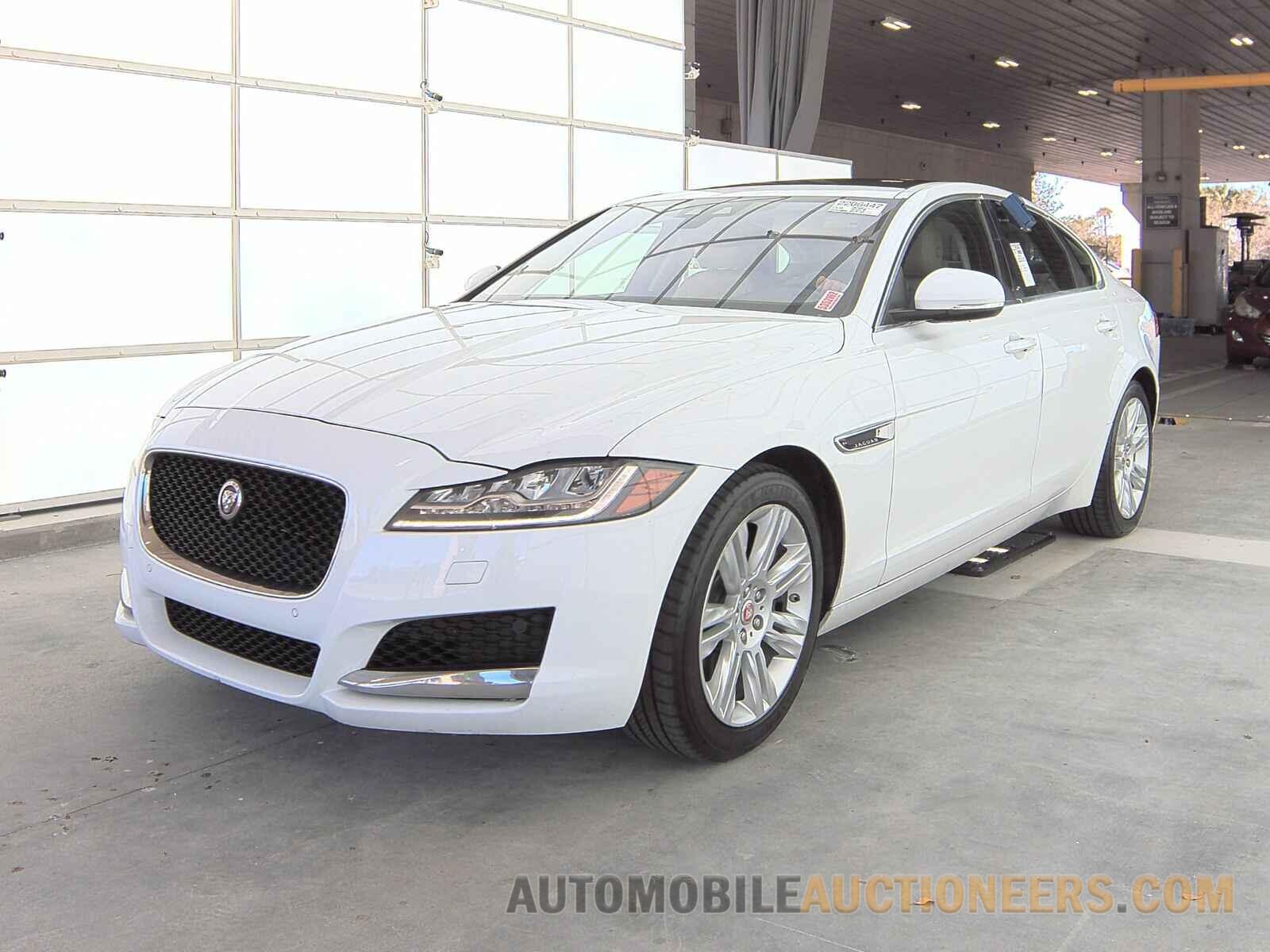 SAJBD4BV6HCY27090 Jaguar XF 2017