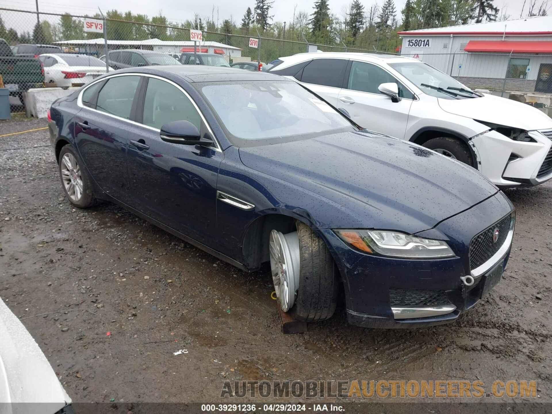 SAJBD4BV6HCY34217 JAGUAR XF 2017