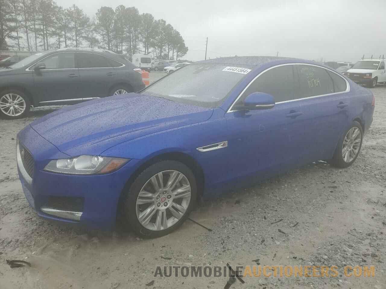 SAJBD4BV6HCY38199 JAGUAR XF 2017