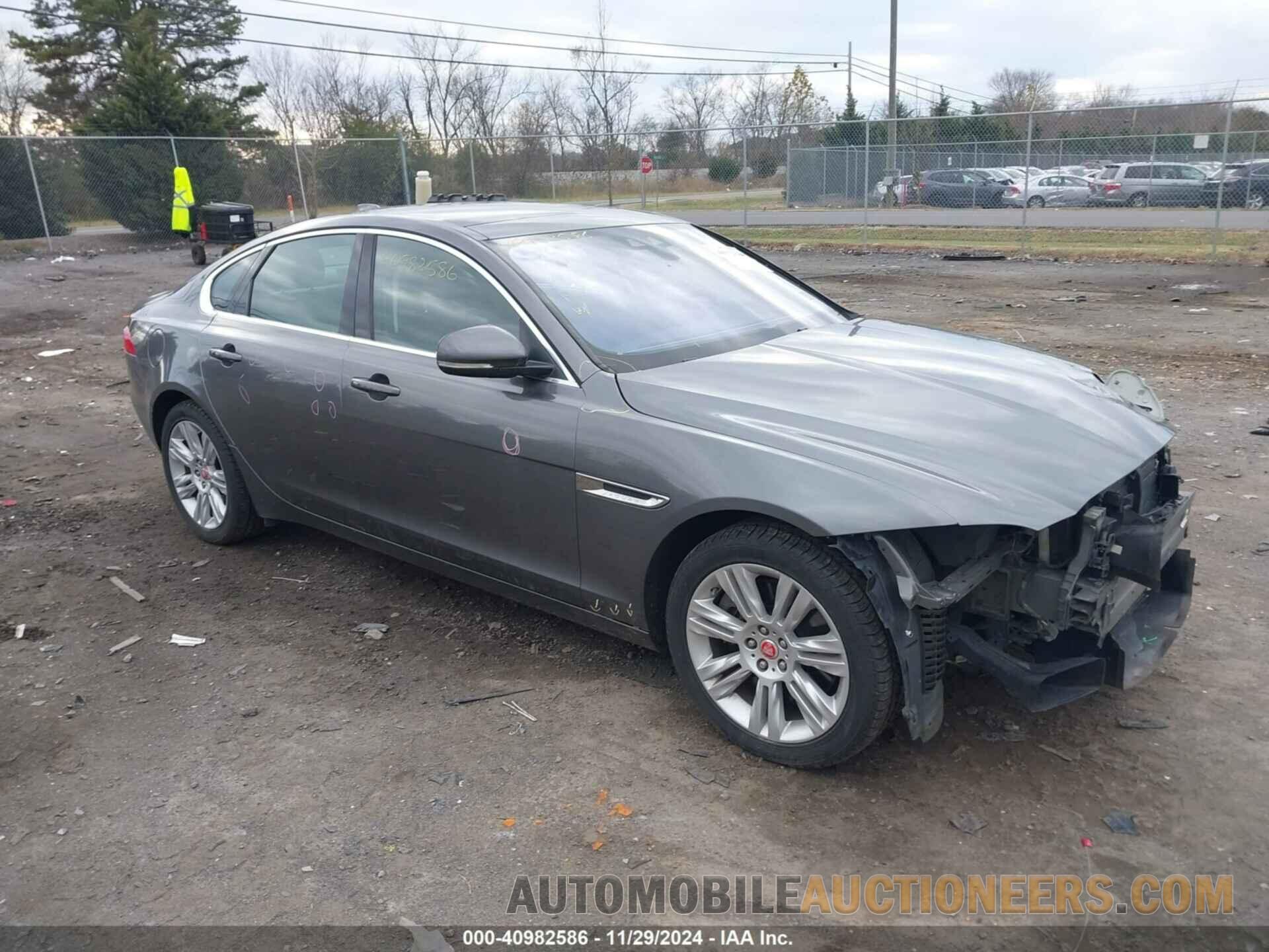 SAJBD4BV6HCY44052 JAGUAR XF 2017