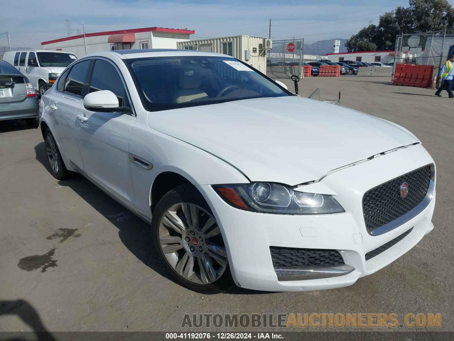 SAJBD4BV6HCY47601 JAGUAR XF 2017