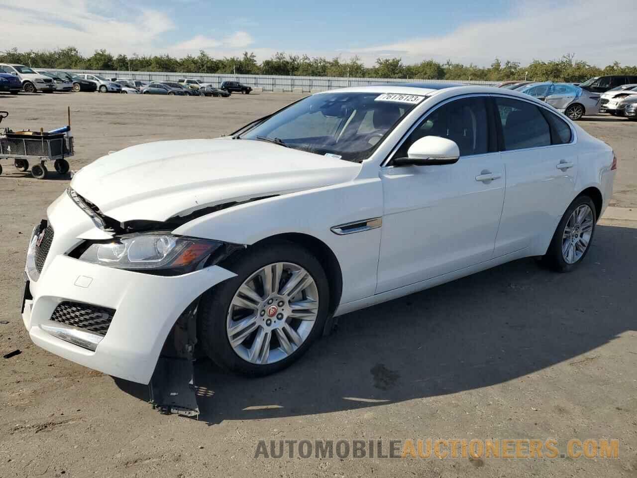 SAJBD4BV6HCY49302 JAGUAR XF 2017