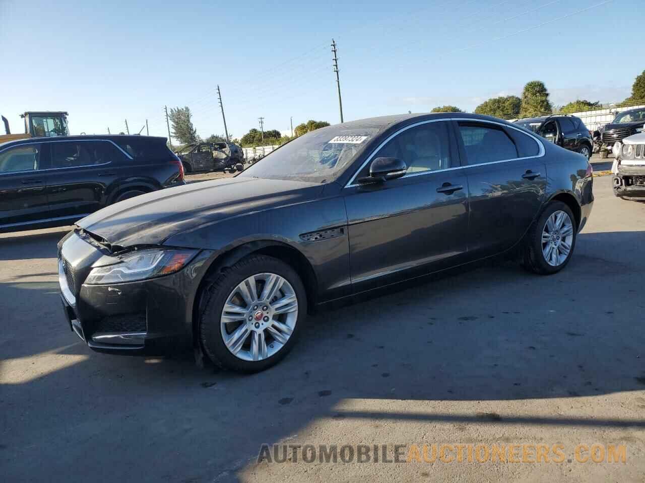 SAJBD4BV7HCY33657 JAGUAR XF 2017