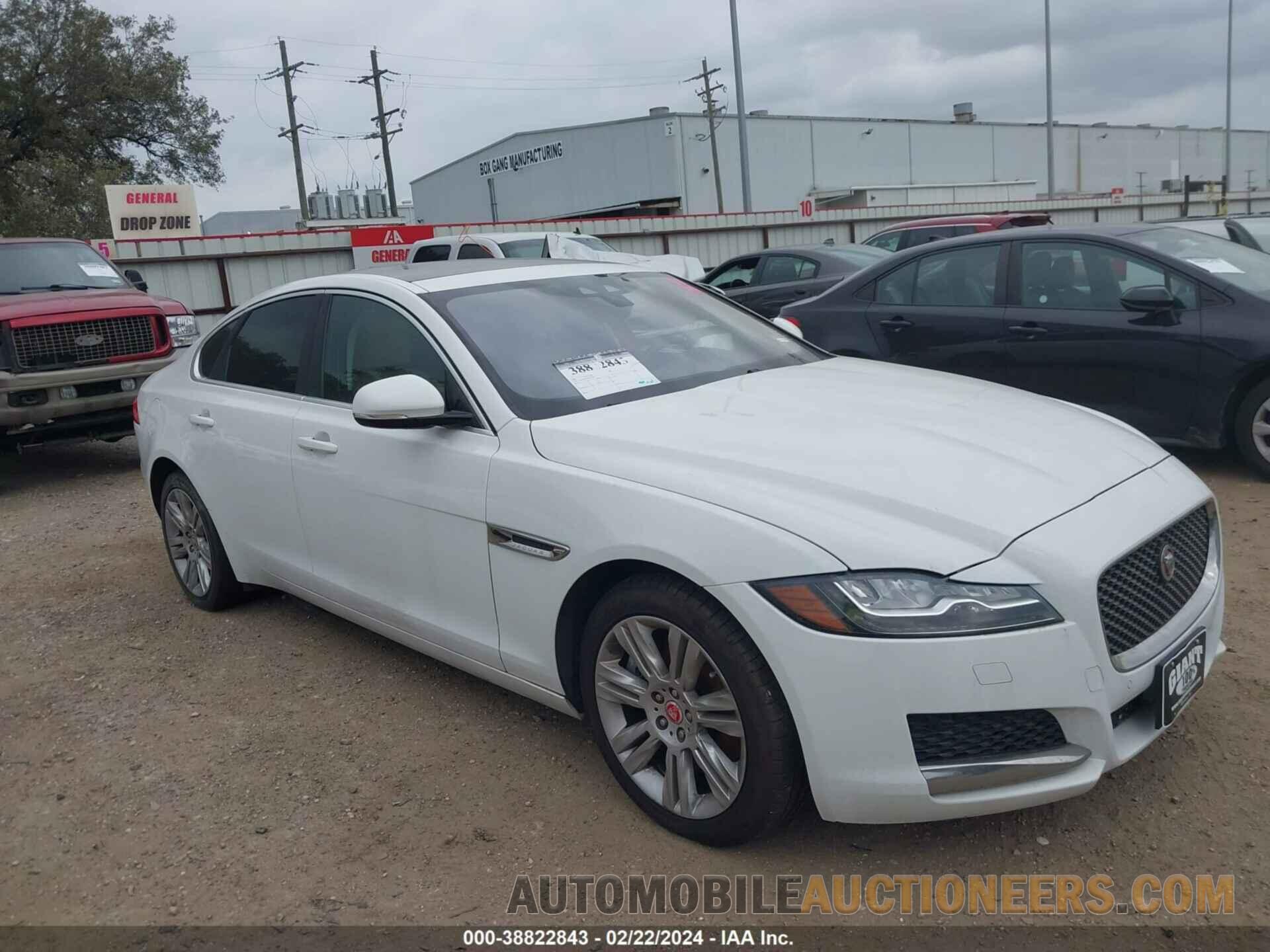 SAJBD4BV8HCY34638 JAGUAR XF 2017