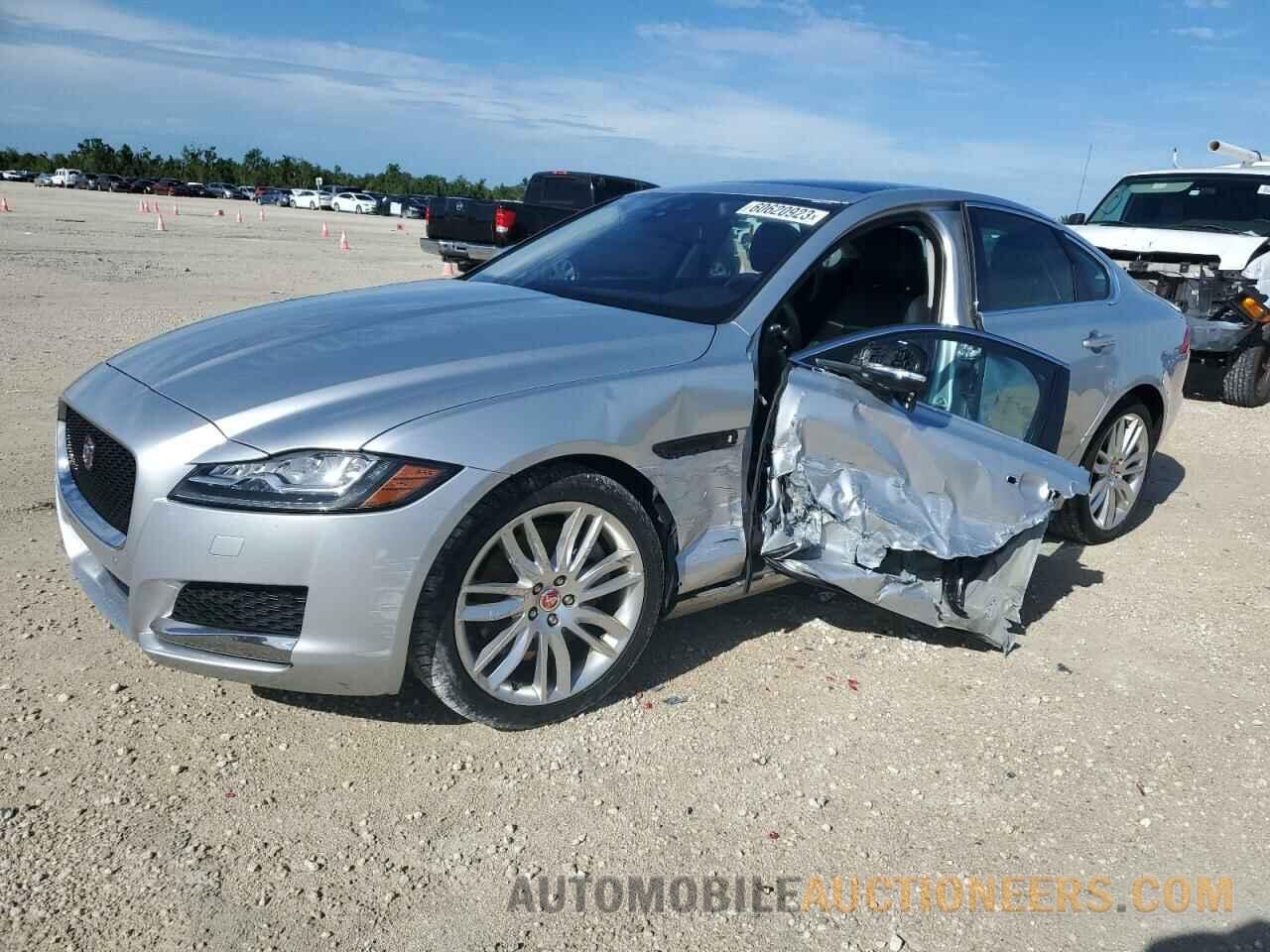 SAJBE4BV0HCY33528 JAGUAR XF 2017