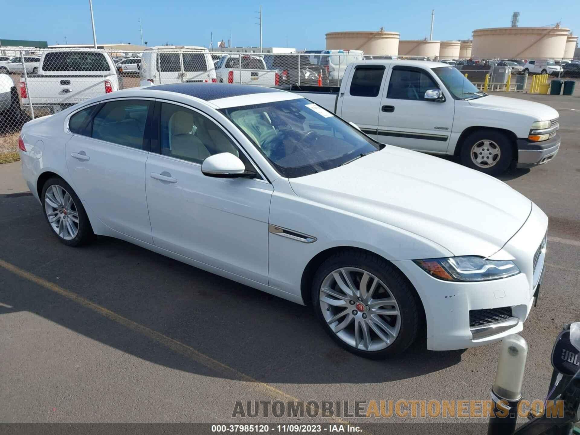 SAJBE4BV8HCY34300 JAGUAR XF 2017