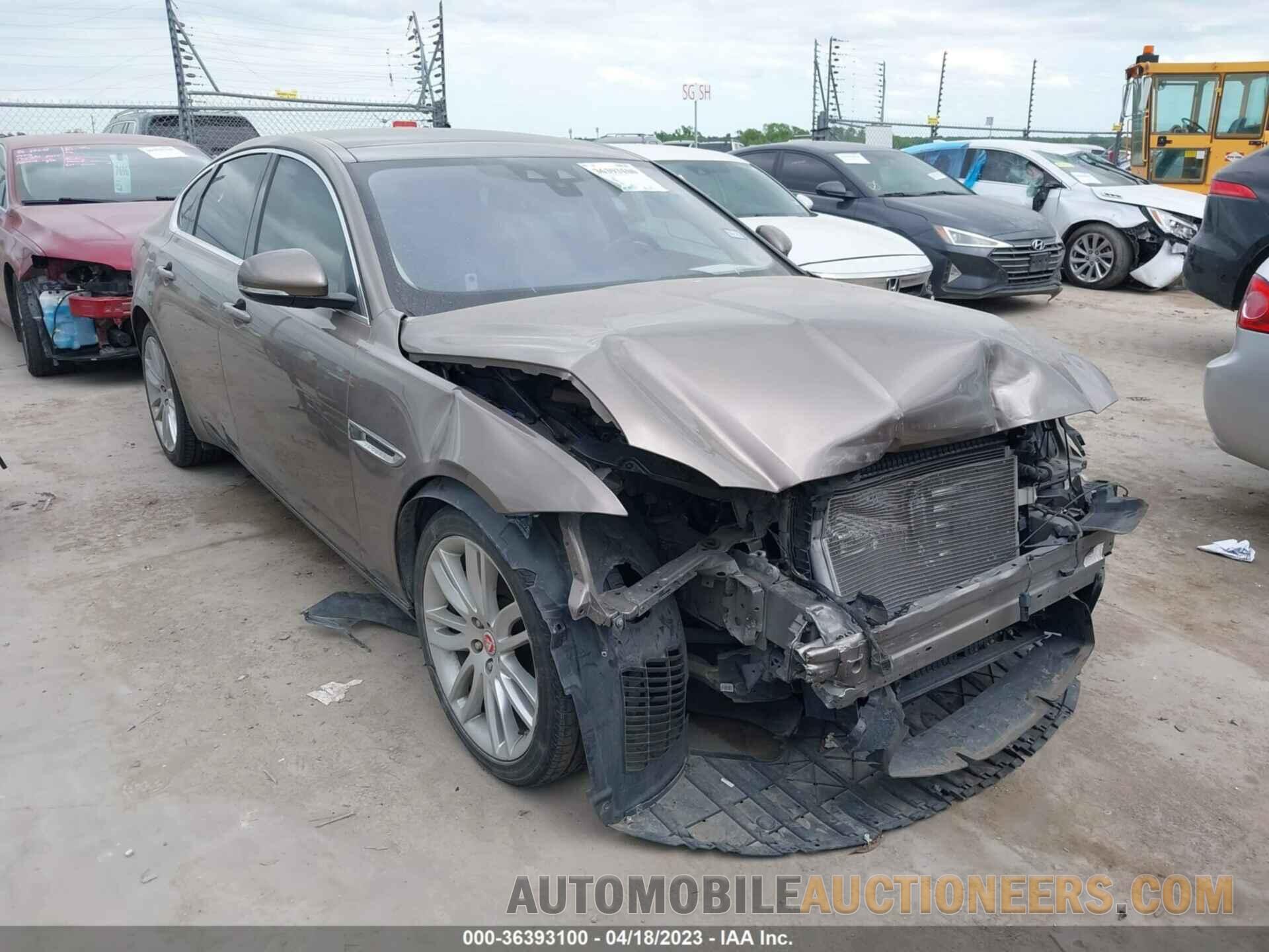 SAJBE4BV8HCY47242 JAGUAR XF 2017