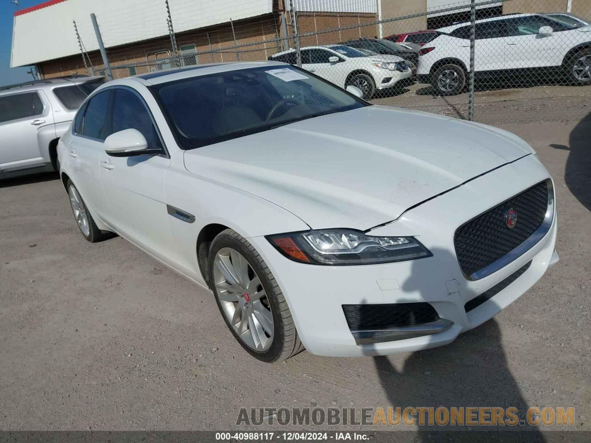 SAJBE4BVXHCY47744 JAGUAR XF 2017