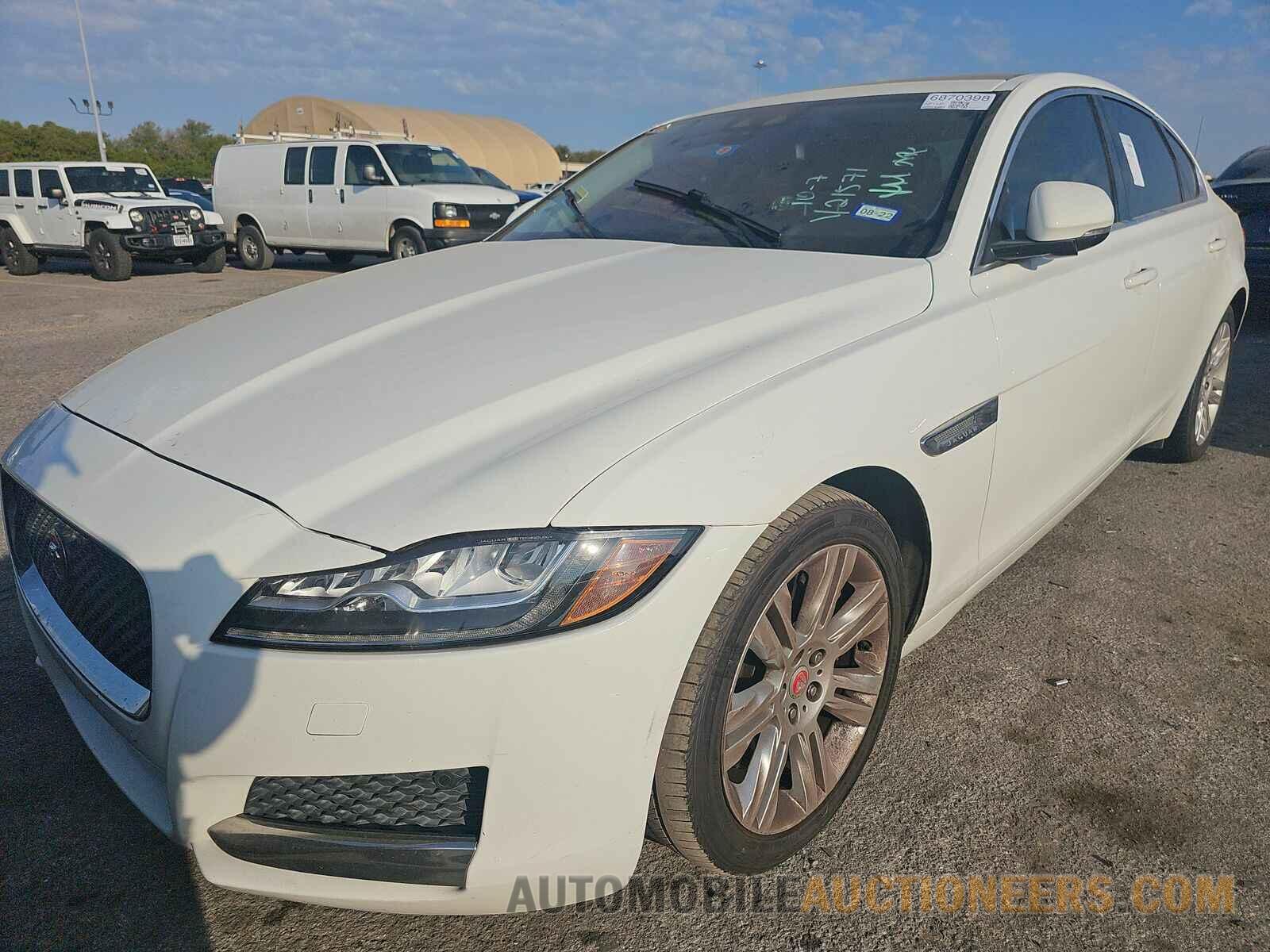 SAJBJ4BV4GCY21571 Jaguar XF 2016