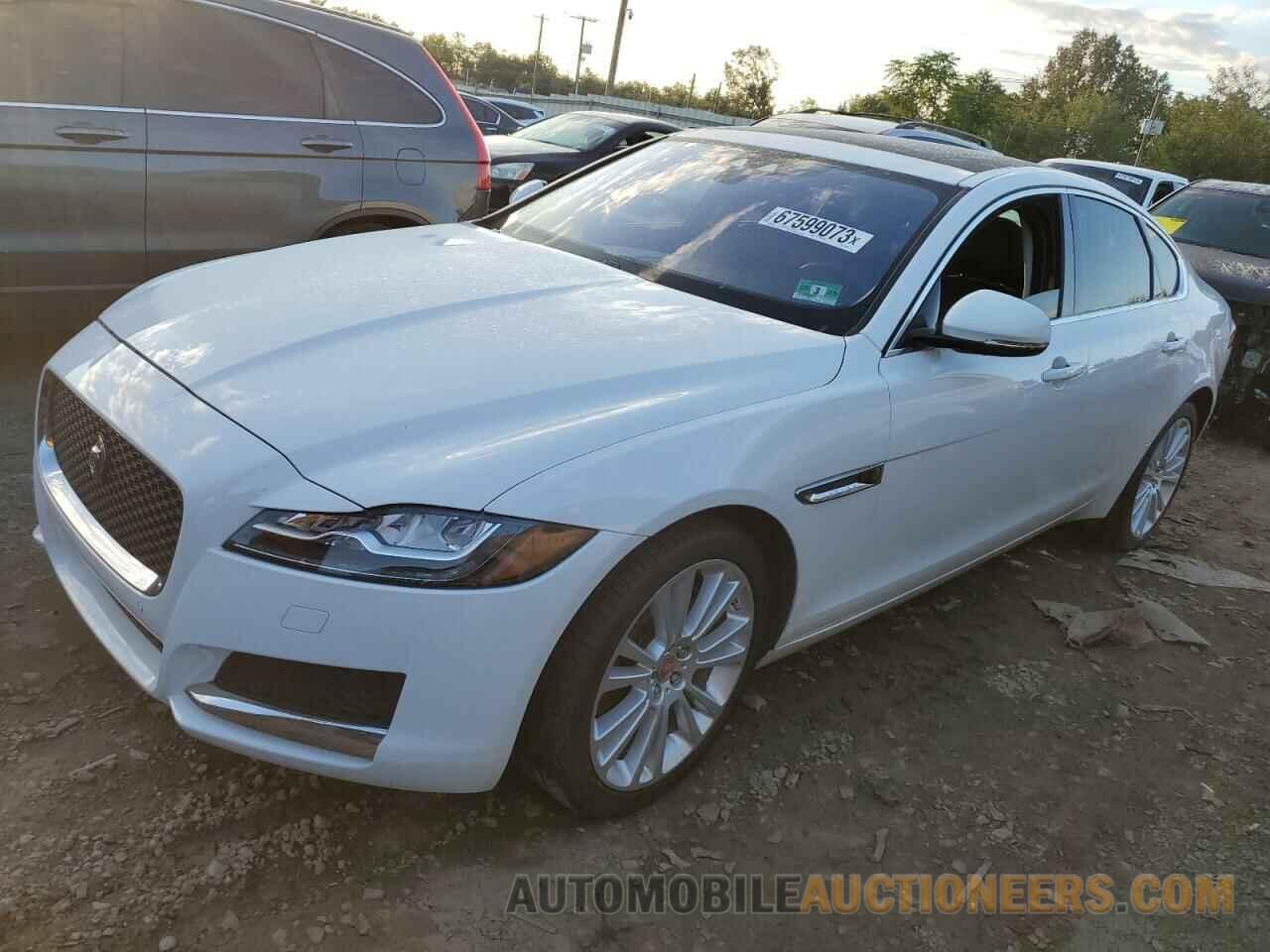 SAJBK4BN7HCY42560 JAGUAR XF 2017