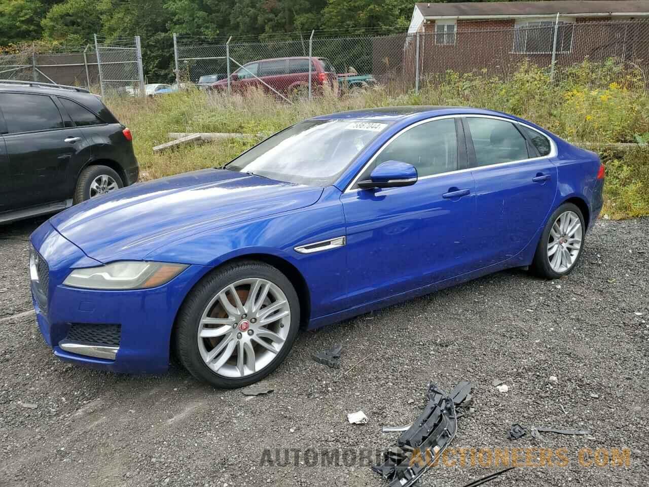 SAJBK4BV4HCY46324 JAGUAR XF 2017