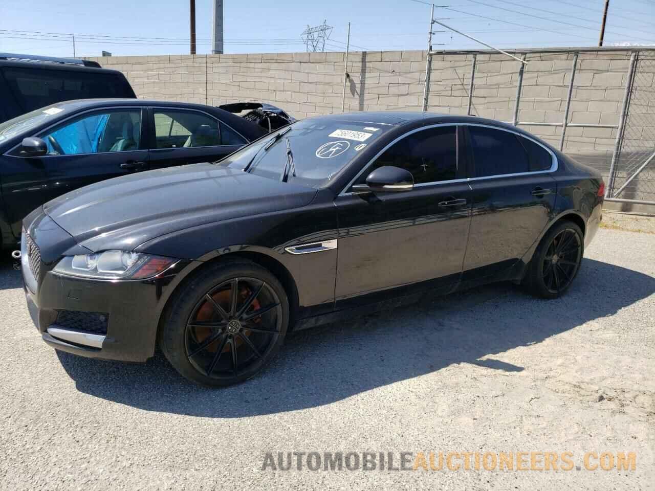 SAJBR4BV3HCY33012 JAGUAR XF 2017