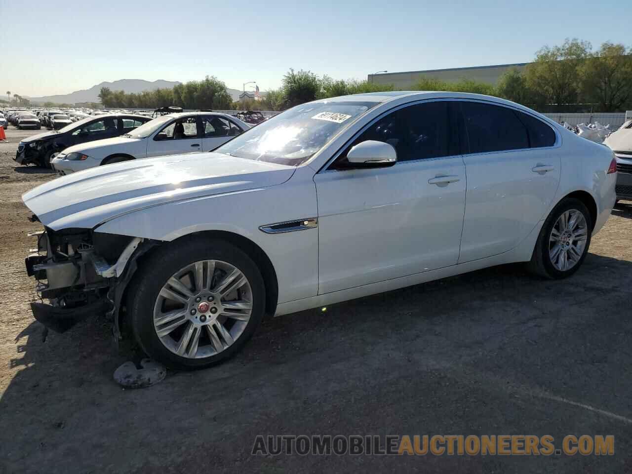 SAJBR4BV6HCY32842 JAGUAR XF 2017