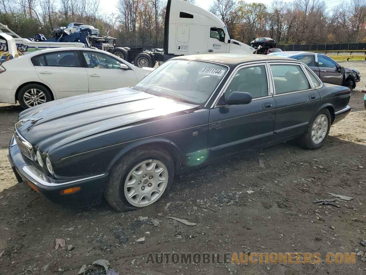 SAJHX1241WC839104 JAGUAR XJ8 1998