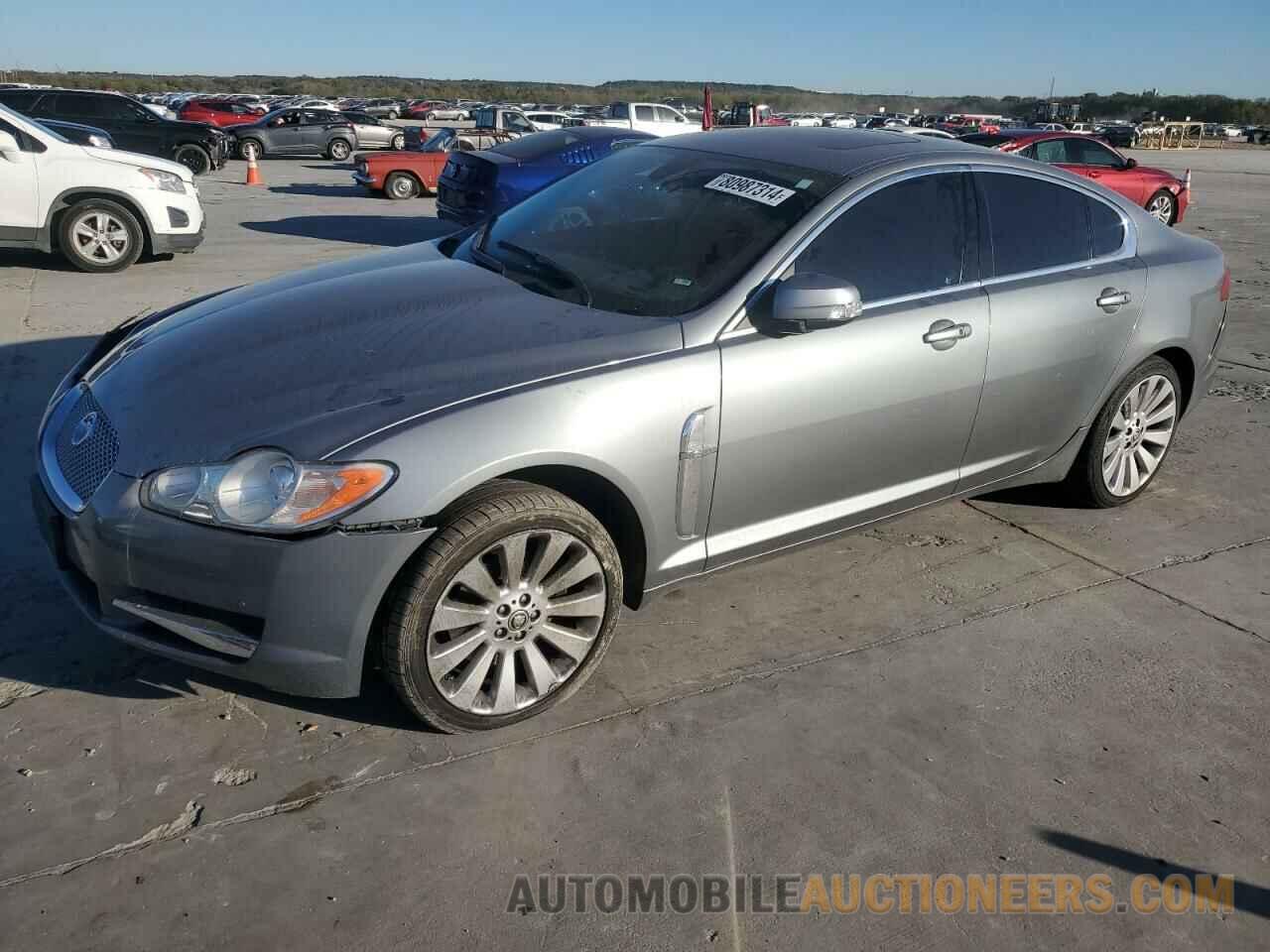 SAJWA06B09HR05628 JAGUAR XF 2009