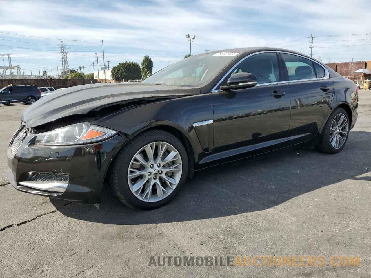 SAJWA0E74D8S84187 JAGUAR XF 2013