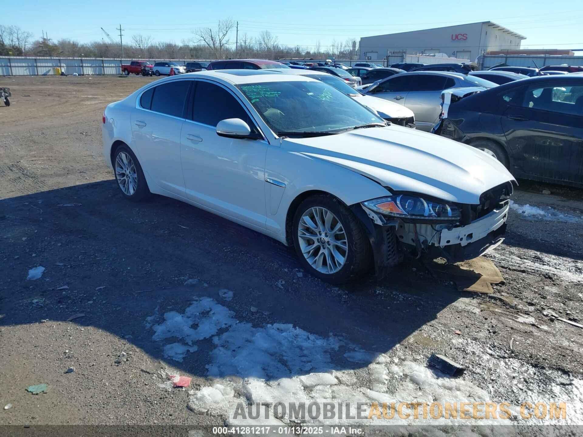 SAJWA0E74D8S96856 JAGUAR XF 2013