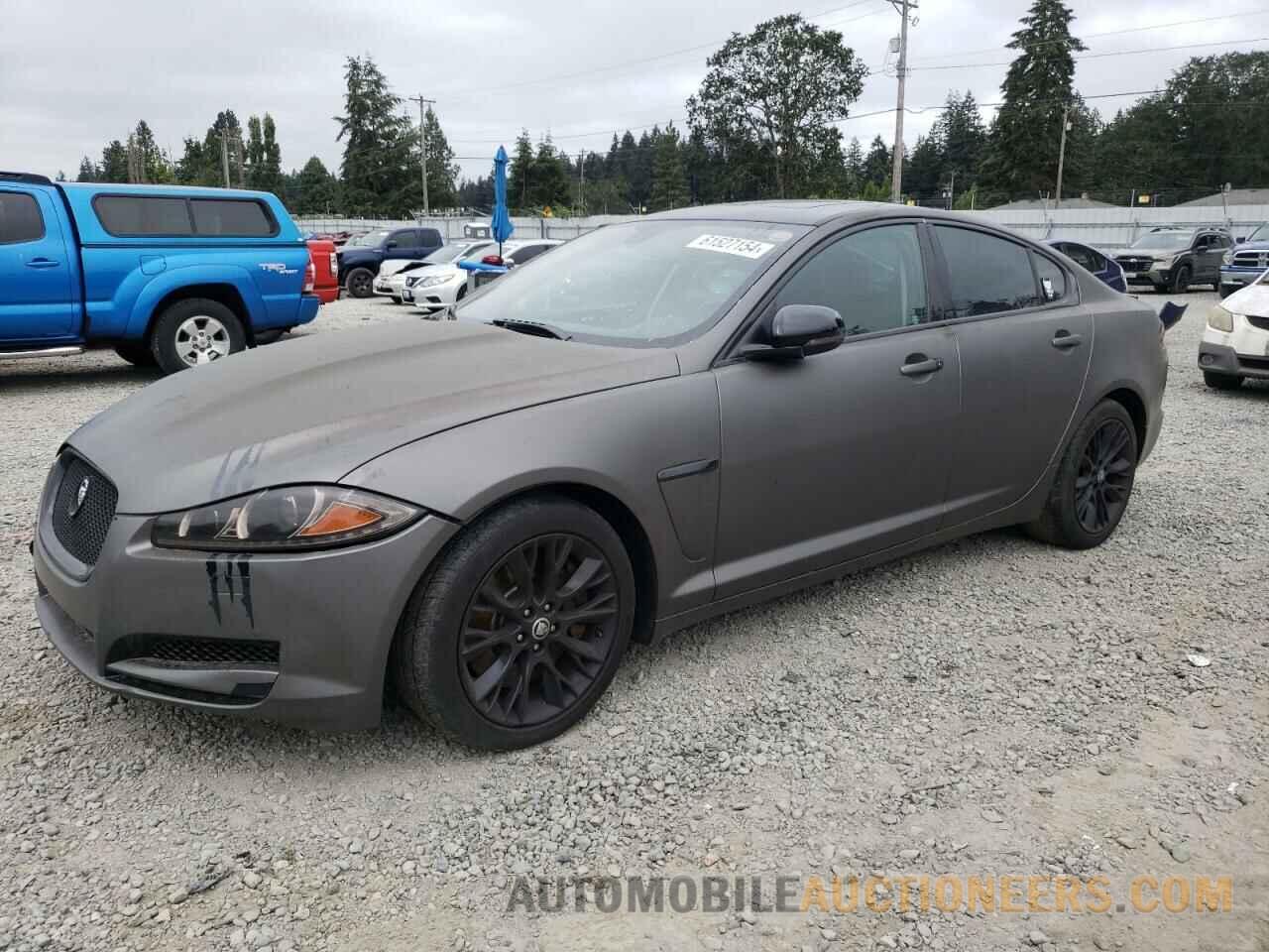 SAJWA0E78D8S70728 JAGUAR XF 2013