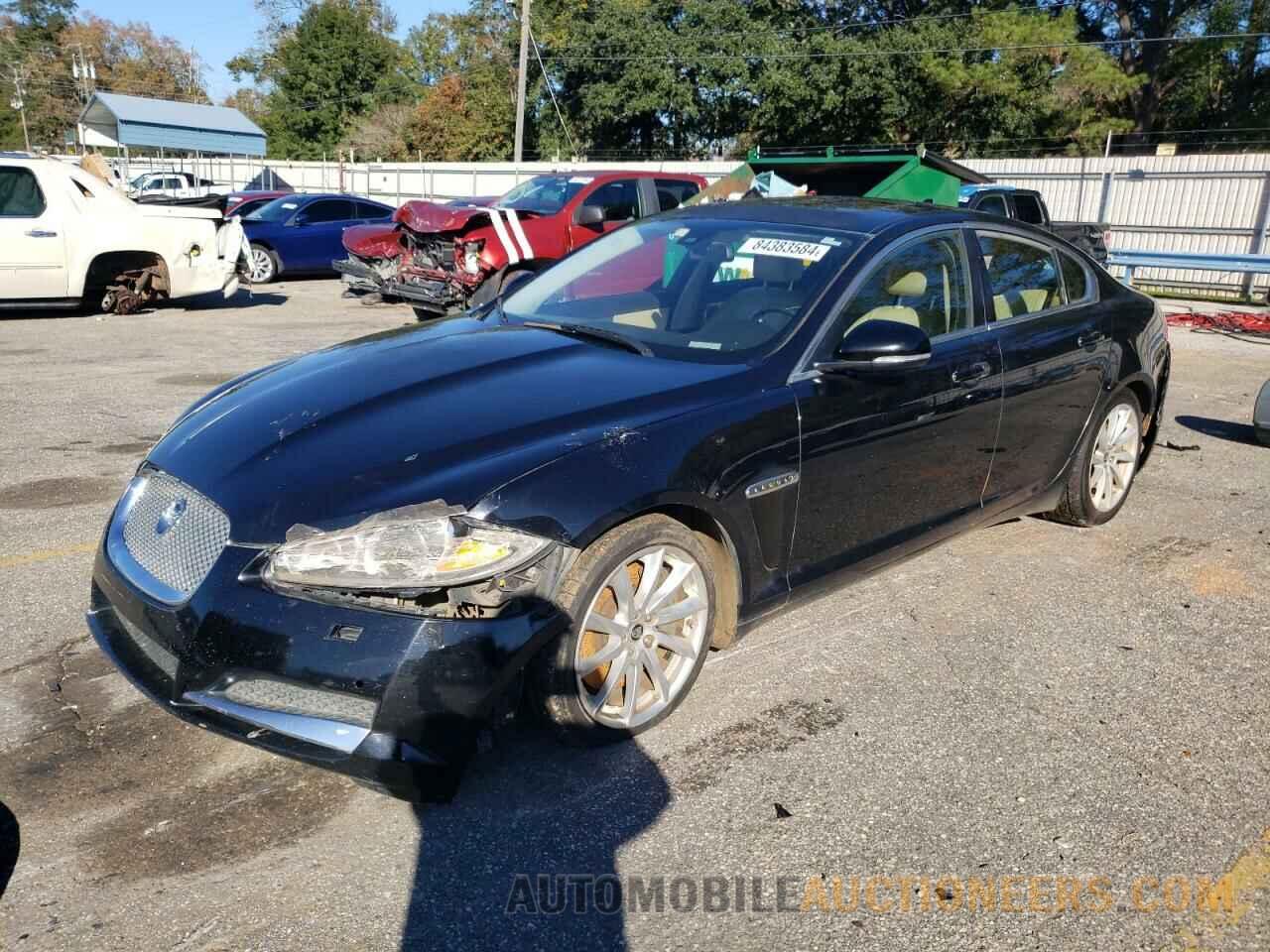 SAJWA0ES0DPU04500 JAGUAR XF 2013