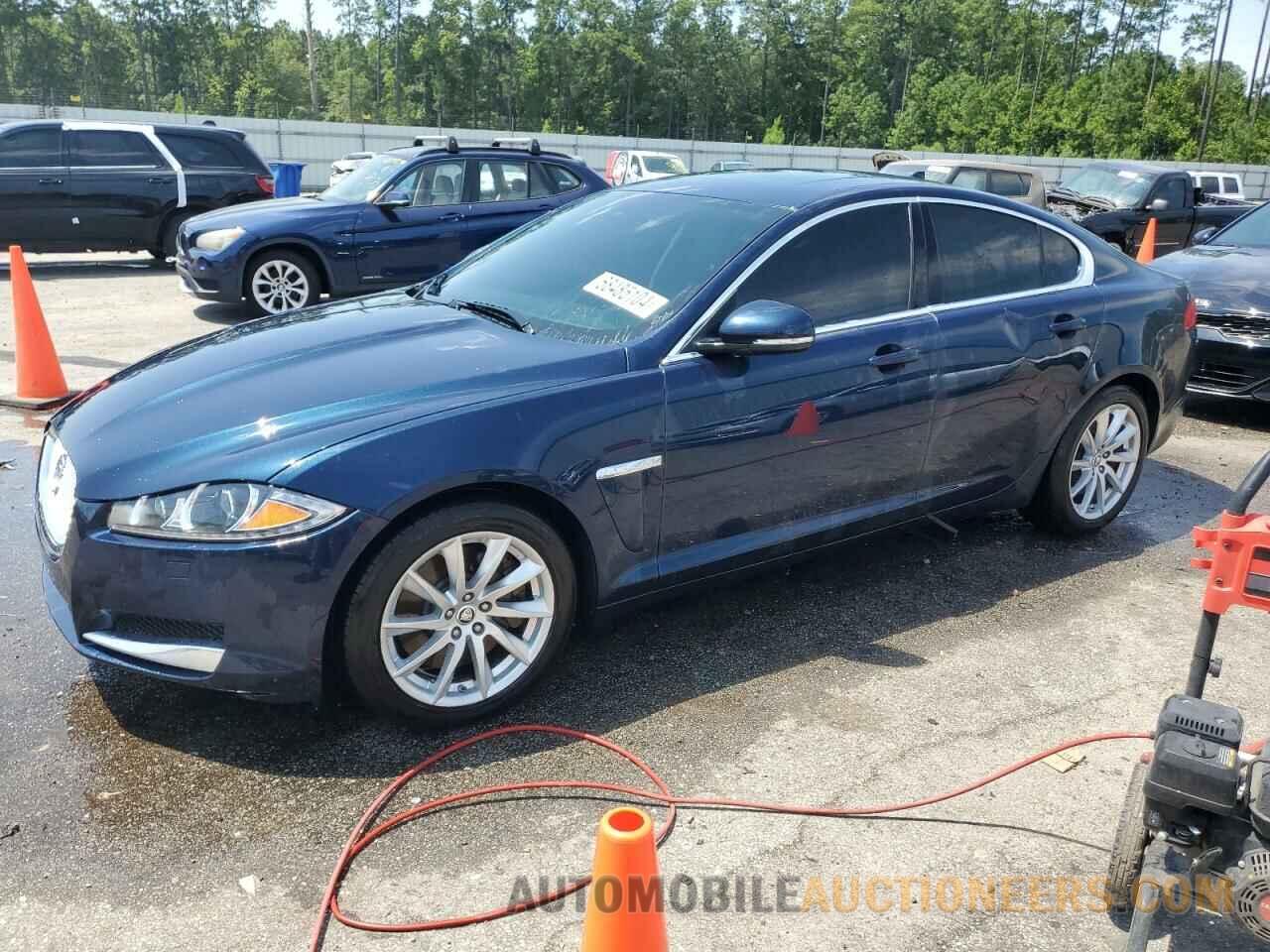 SAJWA0ES1DPS65686 JAGUAR XF 2013