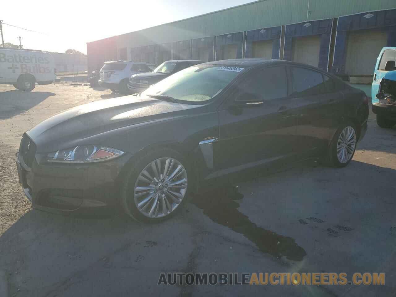 SAJWA0F71F8U58461 JAGUAR XF 2015