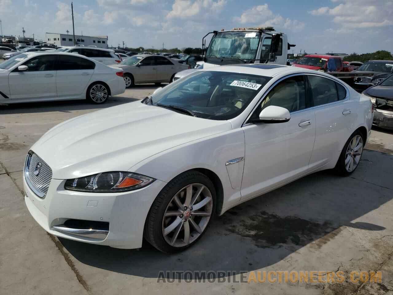 SAJWA0F73F8U59126 JAGUAR XF 2015