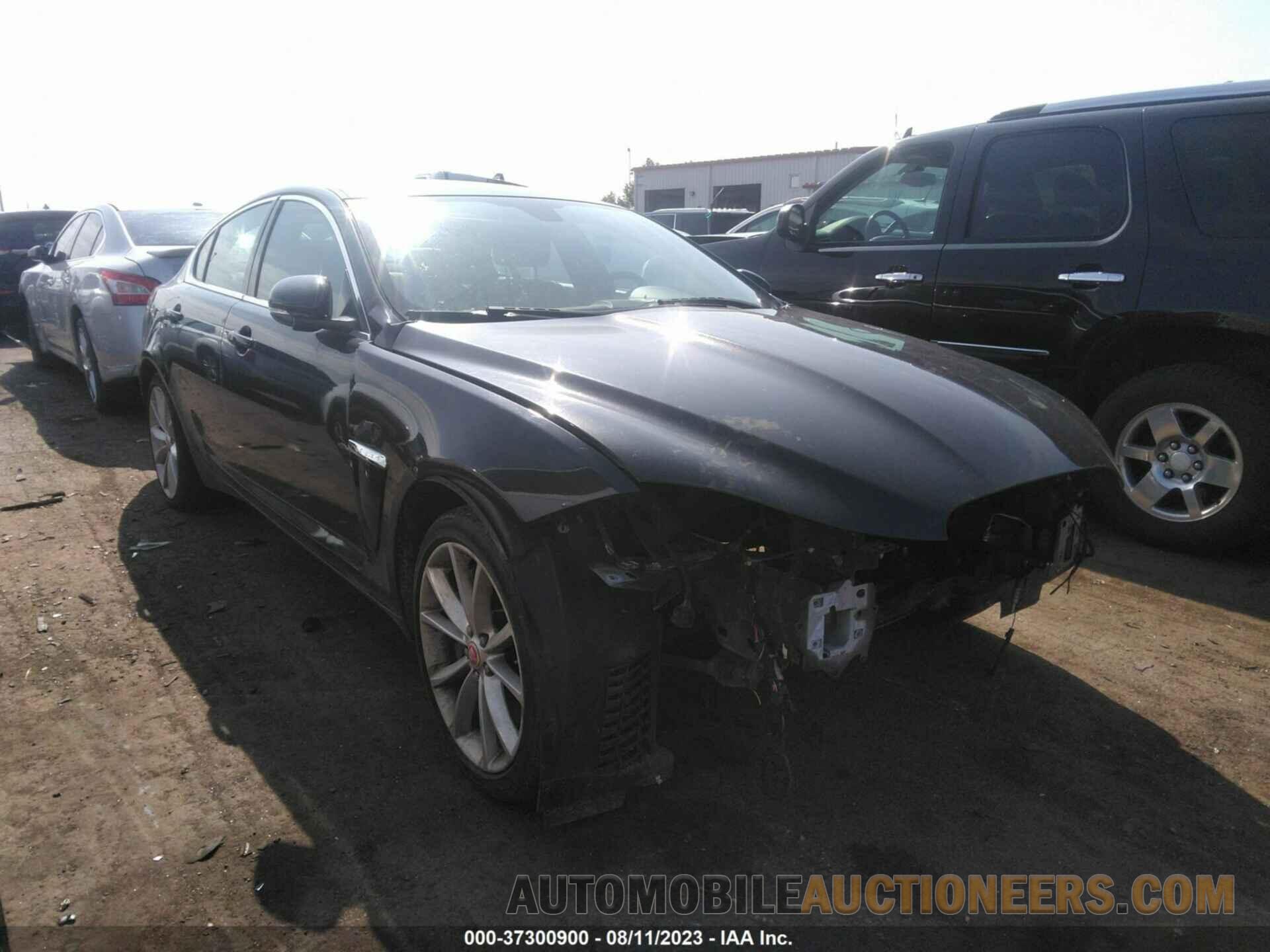 SAJWA0F76F8U50002 JAGUAR XF 2015