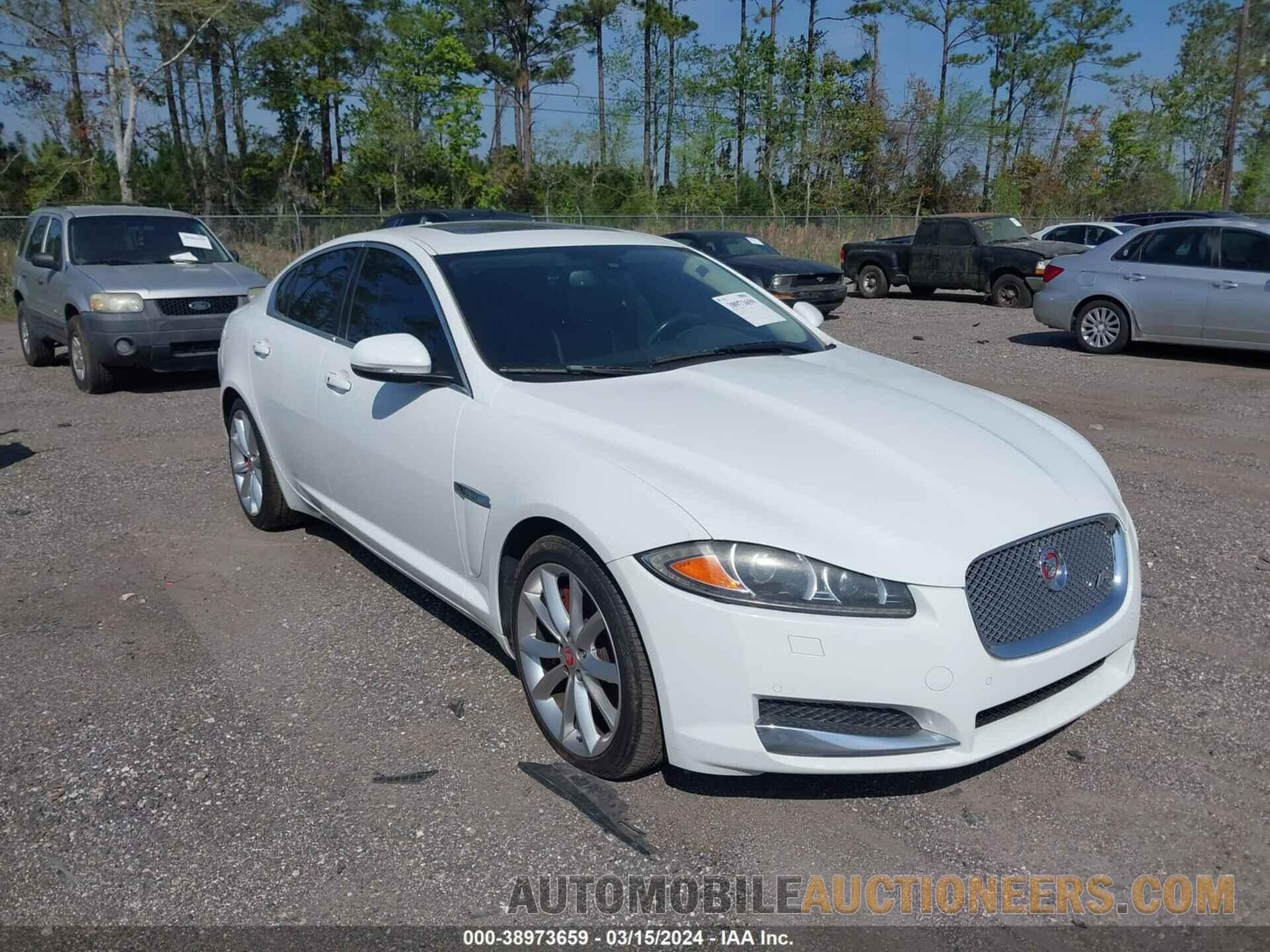 SAJWA0F7XF8U56417 JAGUAR XF 2015