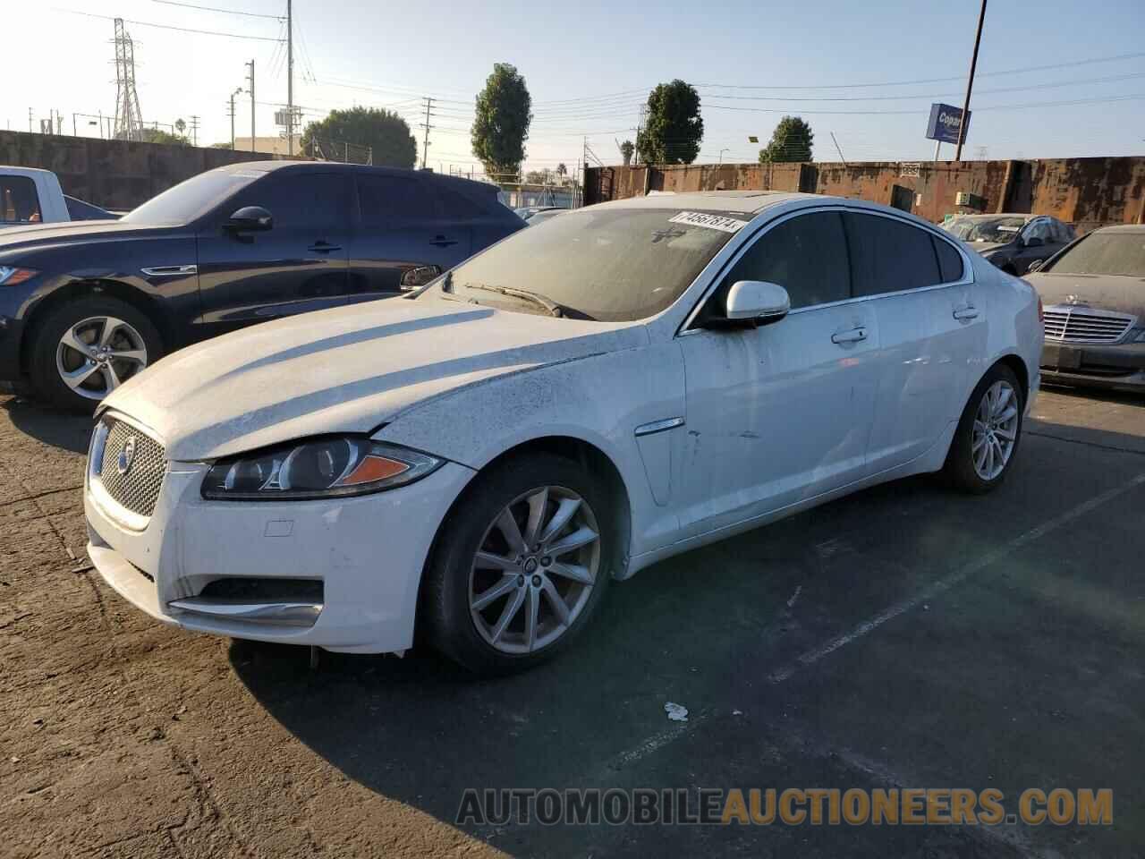 SAJWA0FB1CLS29775 JAGUAR XF 2012