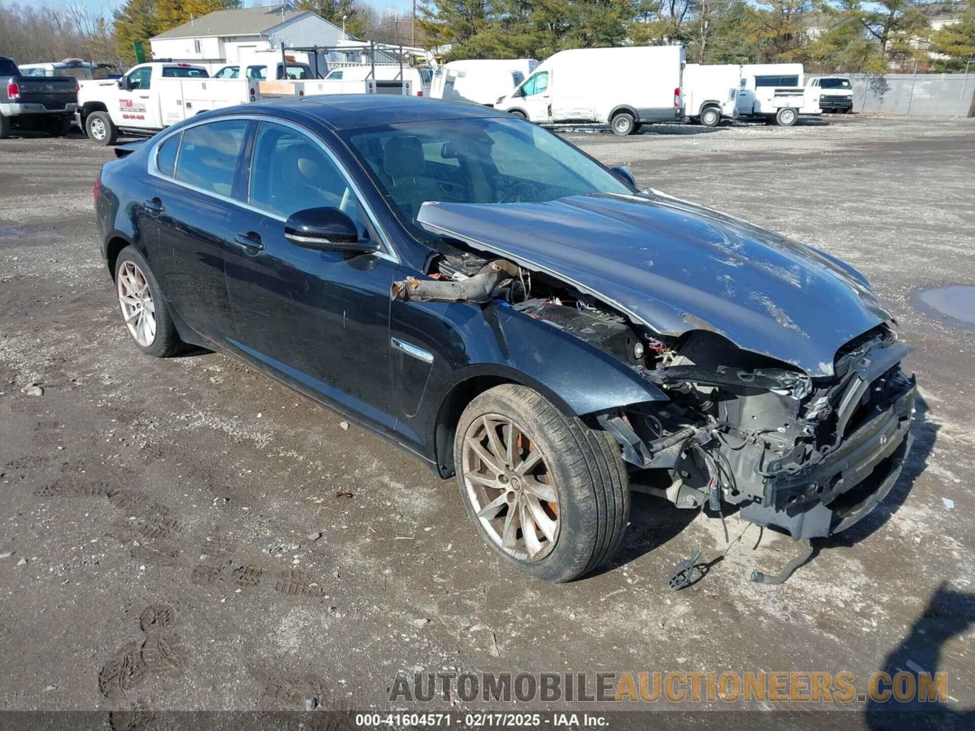 SAJWA0FB1CLS41859 JAGUAR XF 2012