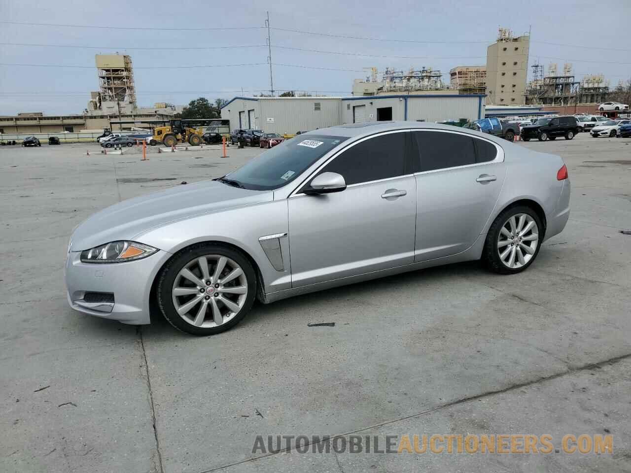 SAJWA0FB3CLS51714 JAGUAR XF 2012